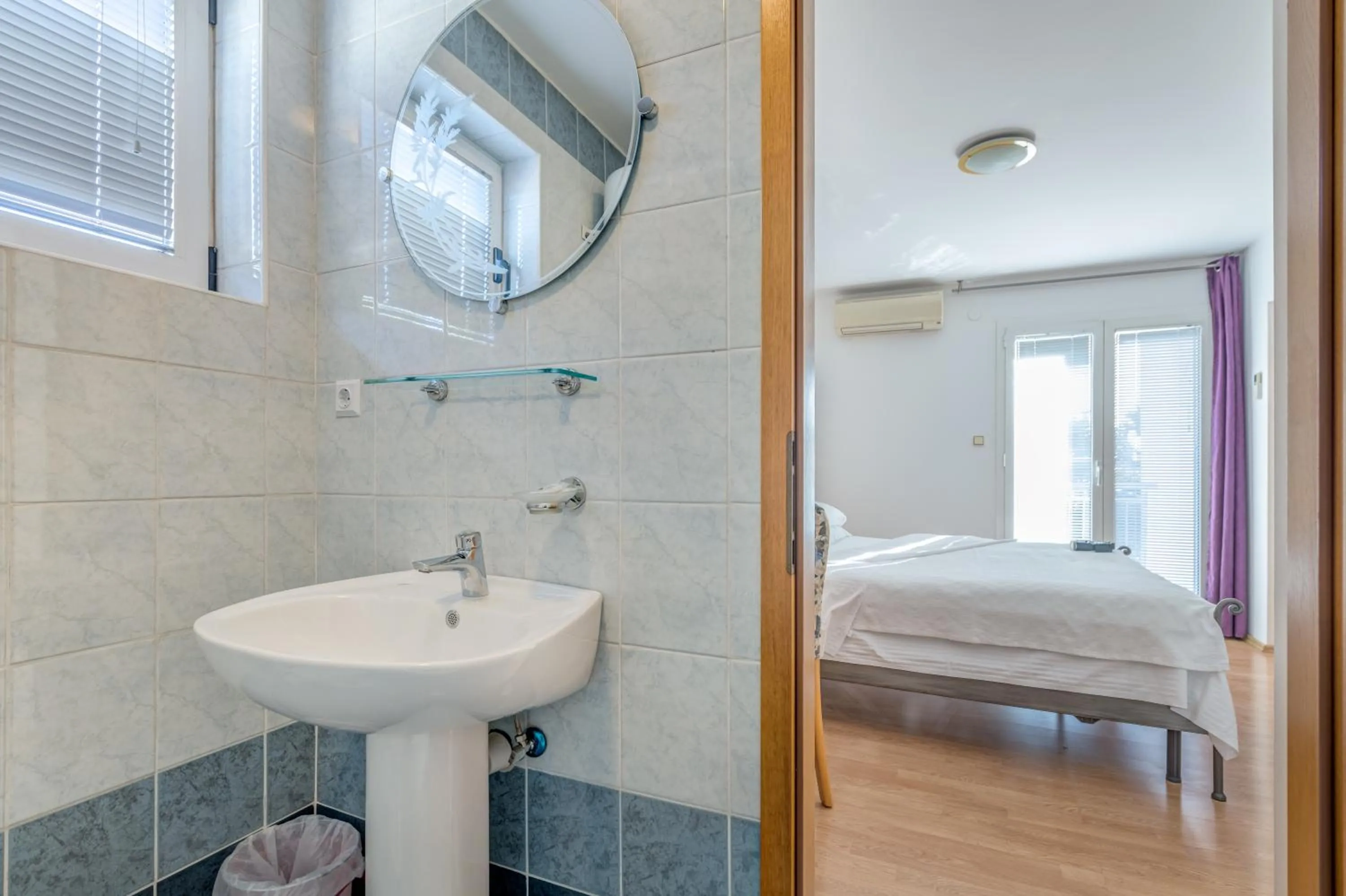 Bathroom in Pink Inn