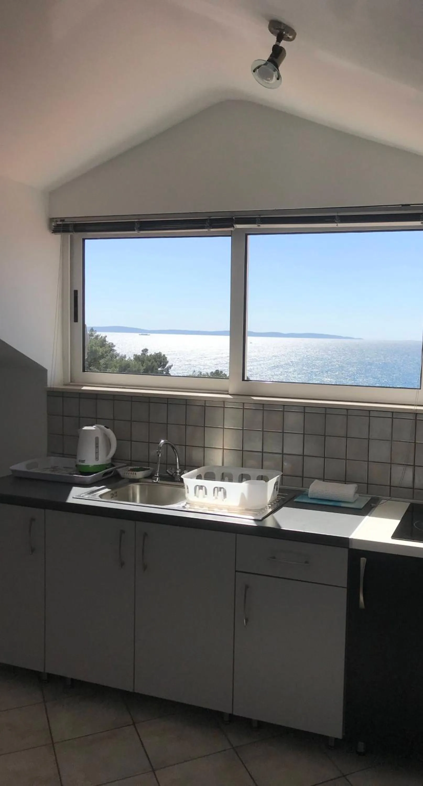 Kitchen or kitchenette in Pink Inn