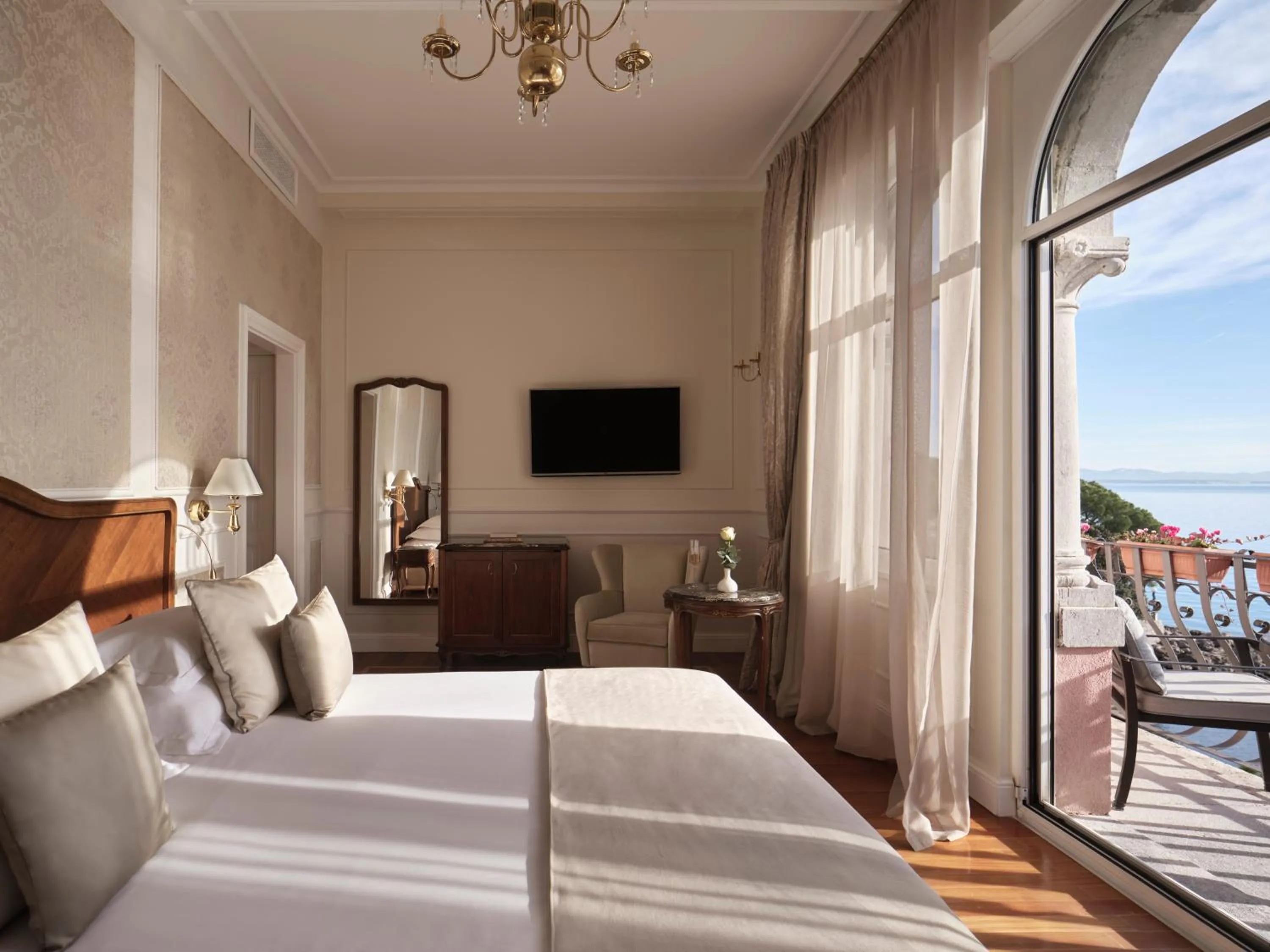 Communal lounge/ TV room, Bed in Amadria Park Hotel Milenij