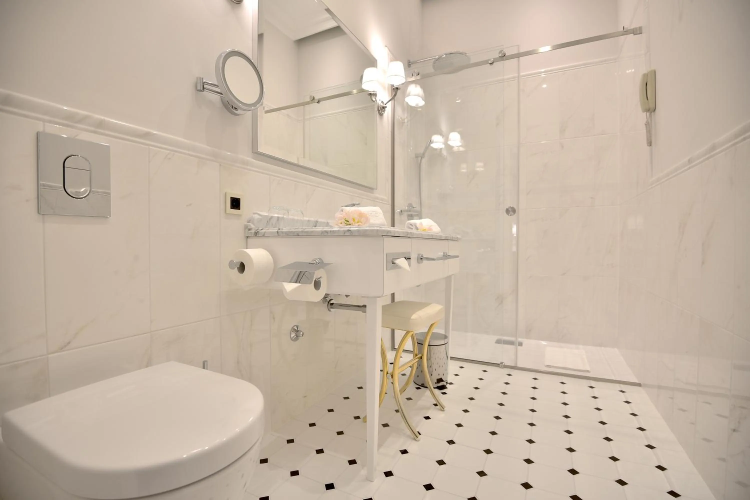 Shower in Amadria Park Hotel Milenij