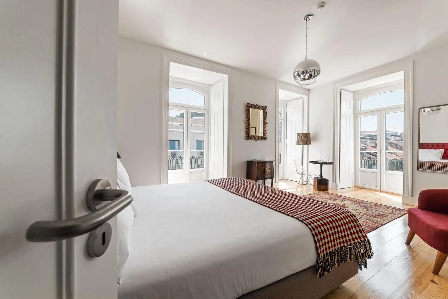 Bed in Tesouro da Baixa by Shiadu