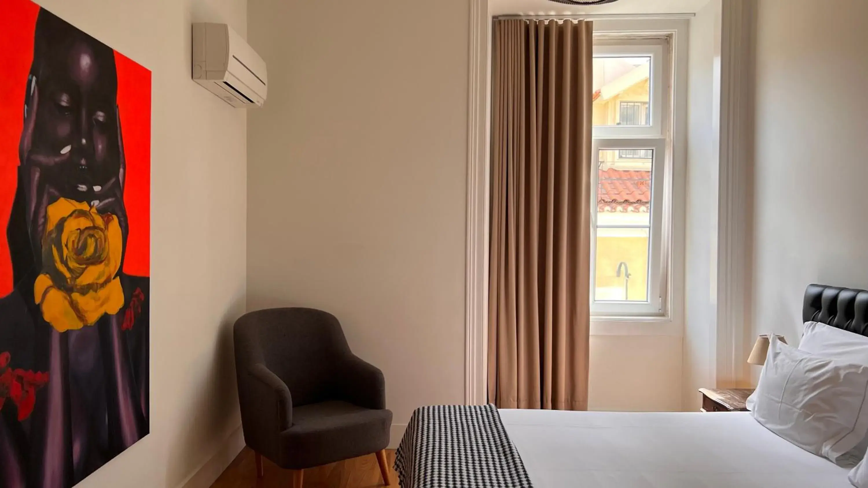 Family Room in Tesouro da Baixa by Shiadu Family Room in Tesouro da Baixa by Shiadu