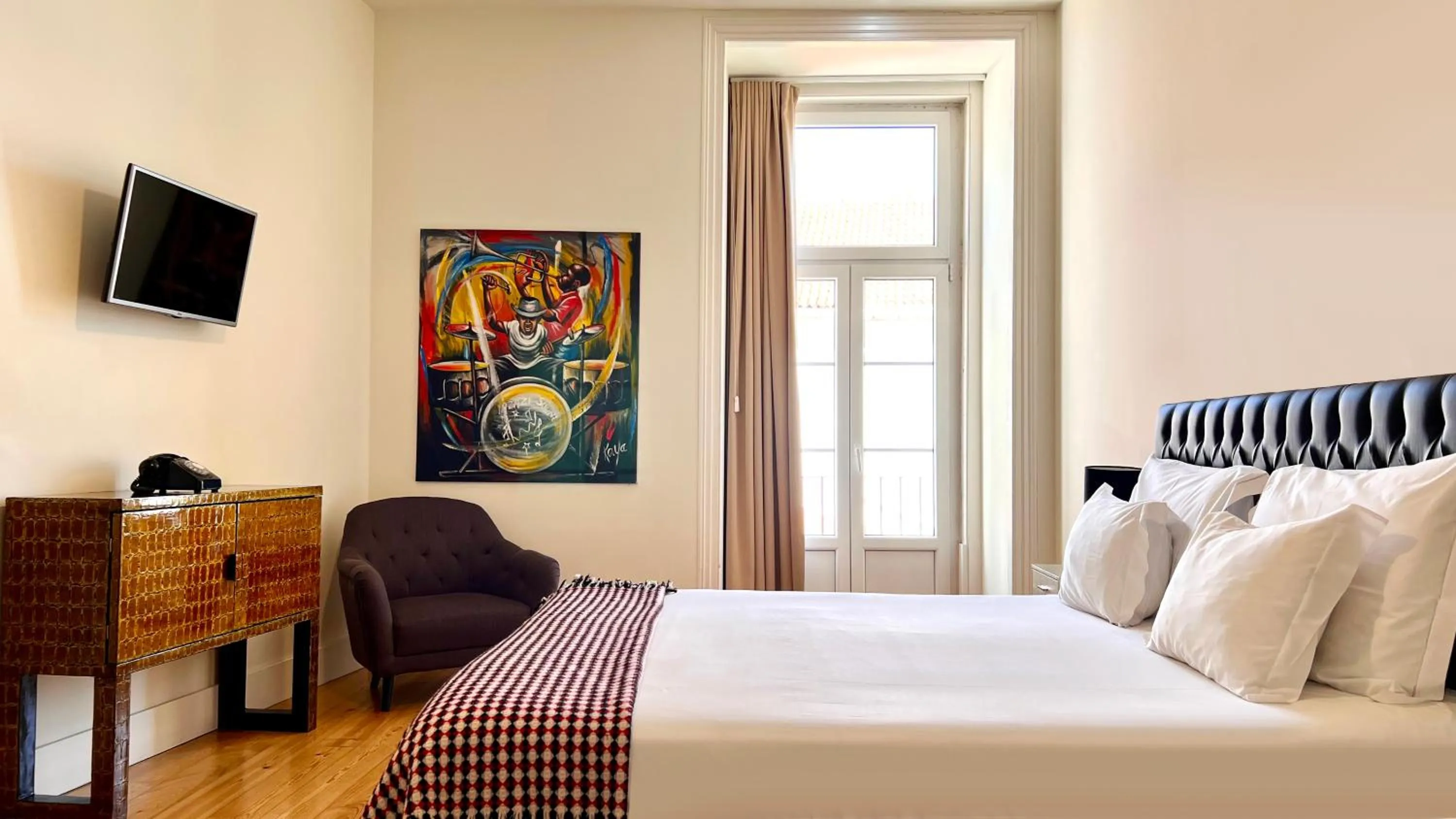 Bed in Tesouro da Baixa by Shiadu