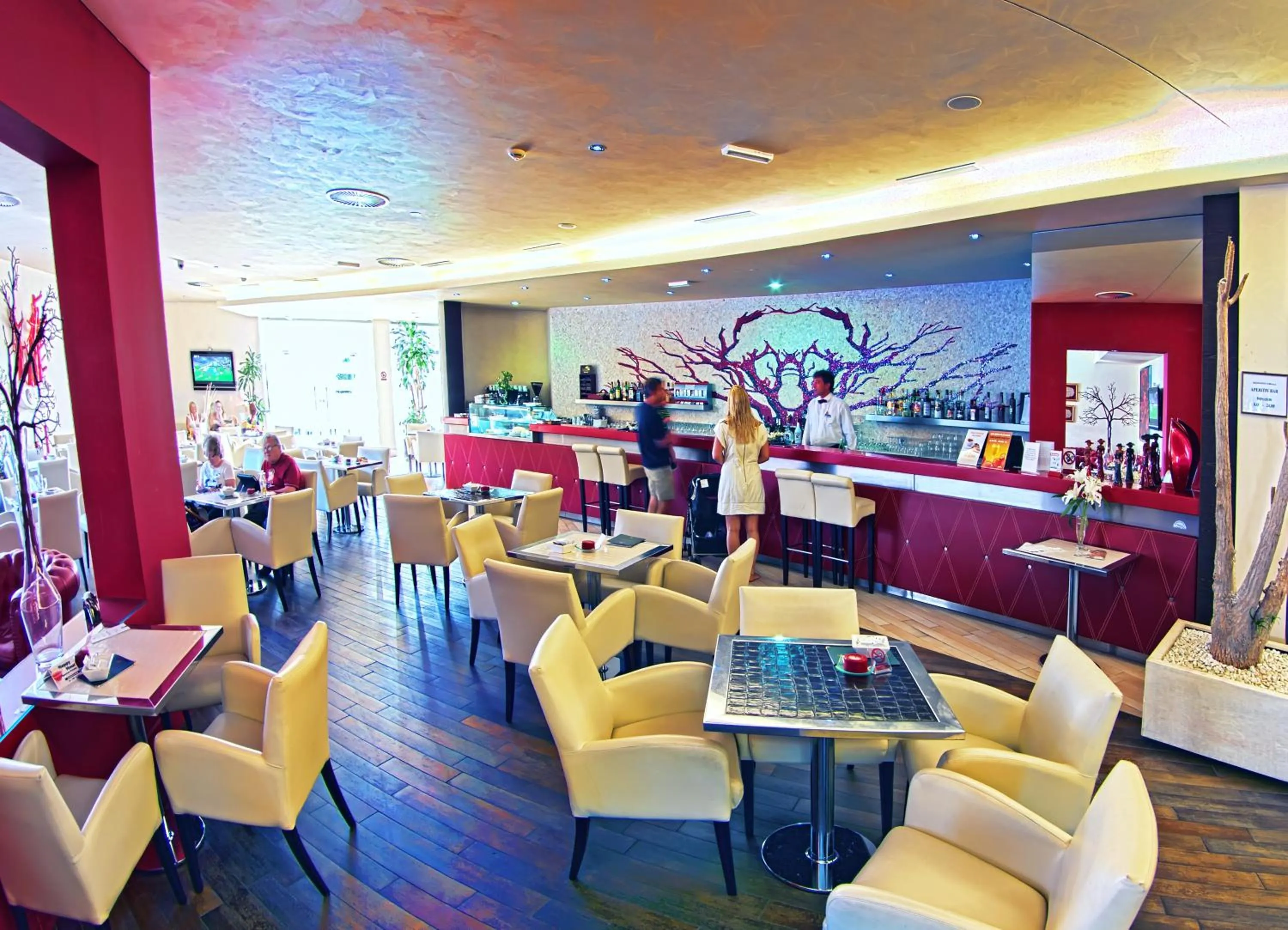 Lounge or bar in Grand Hotel Park