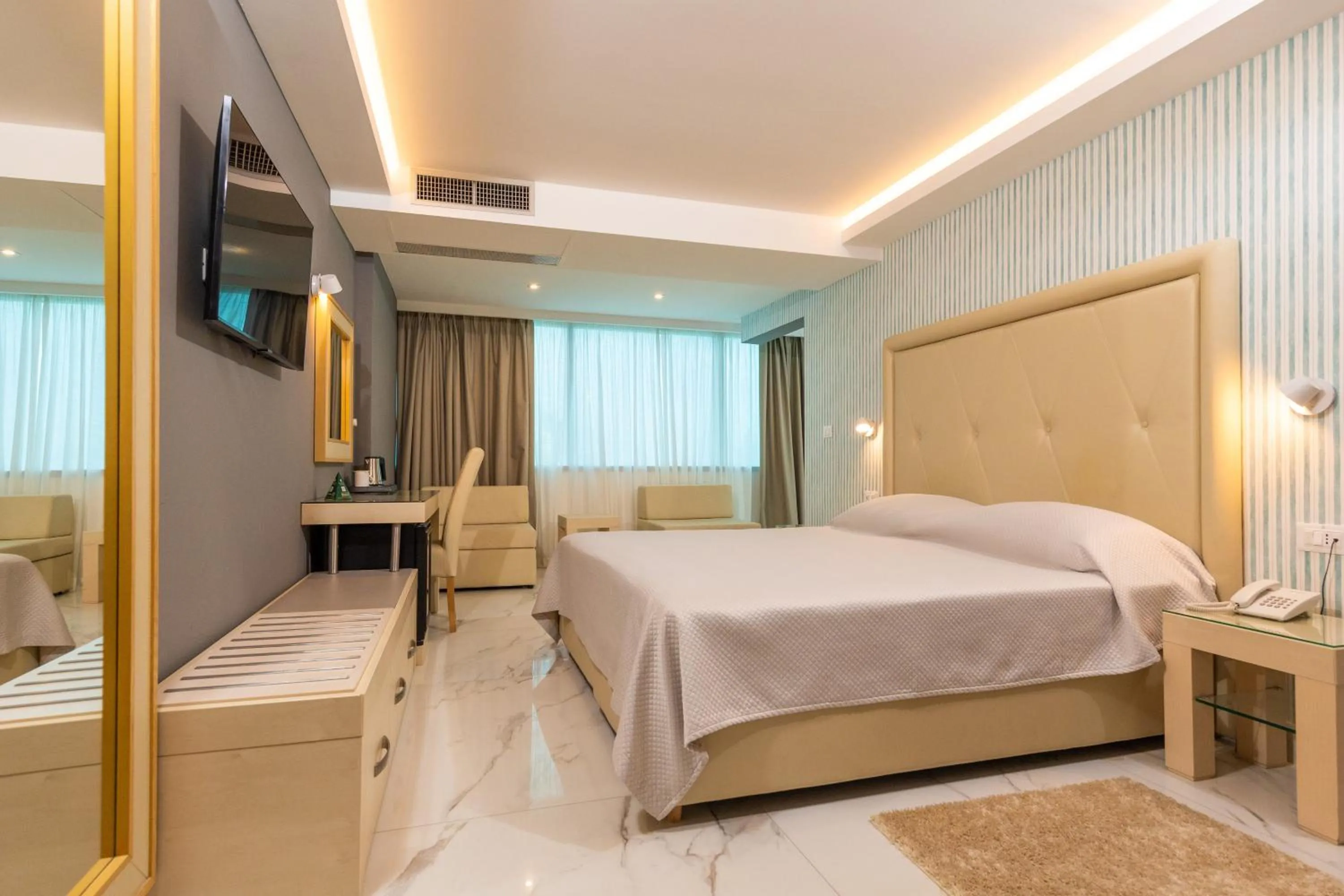 Bedroom, Bed in Grand Hotel Park