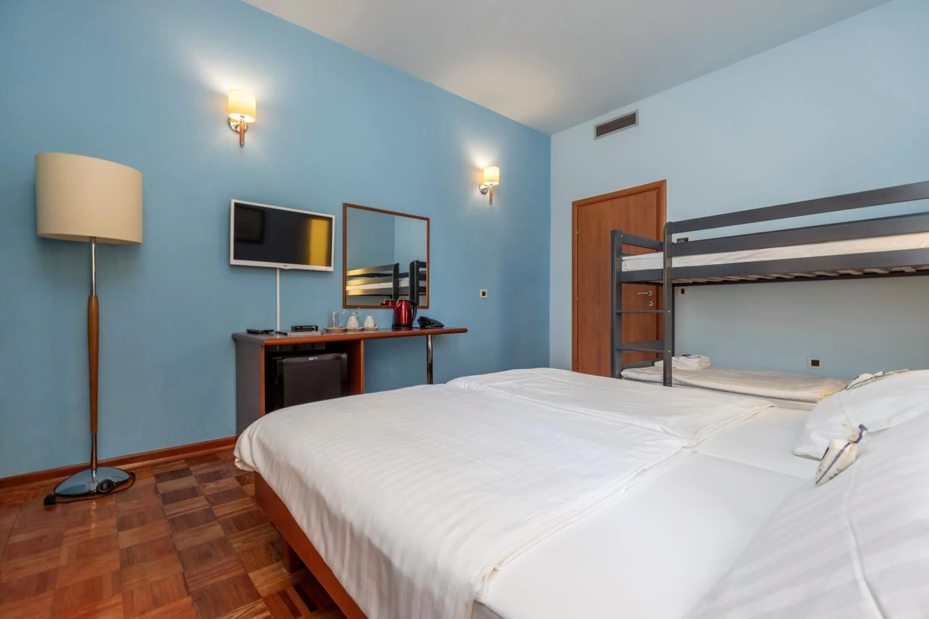 Photo of the whole room, Bed in Hotel Manora