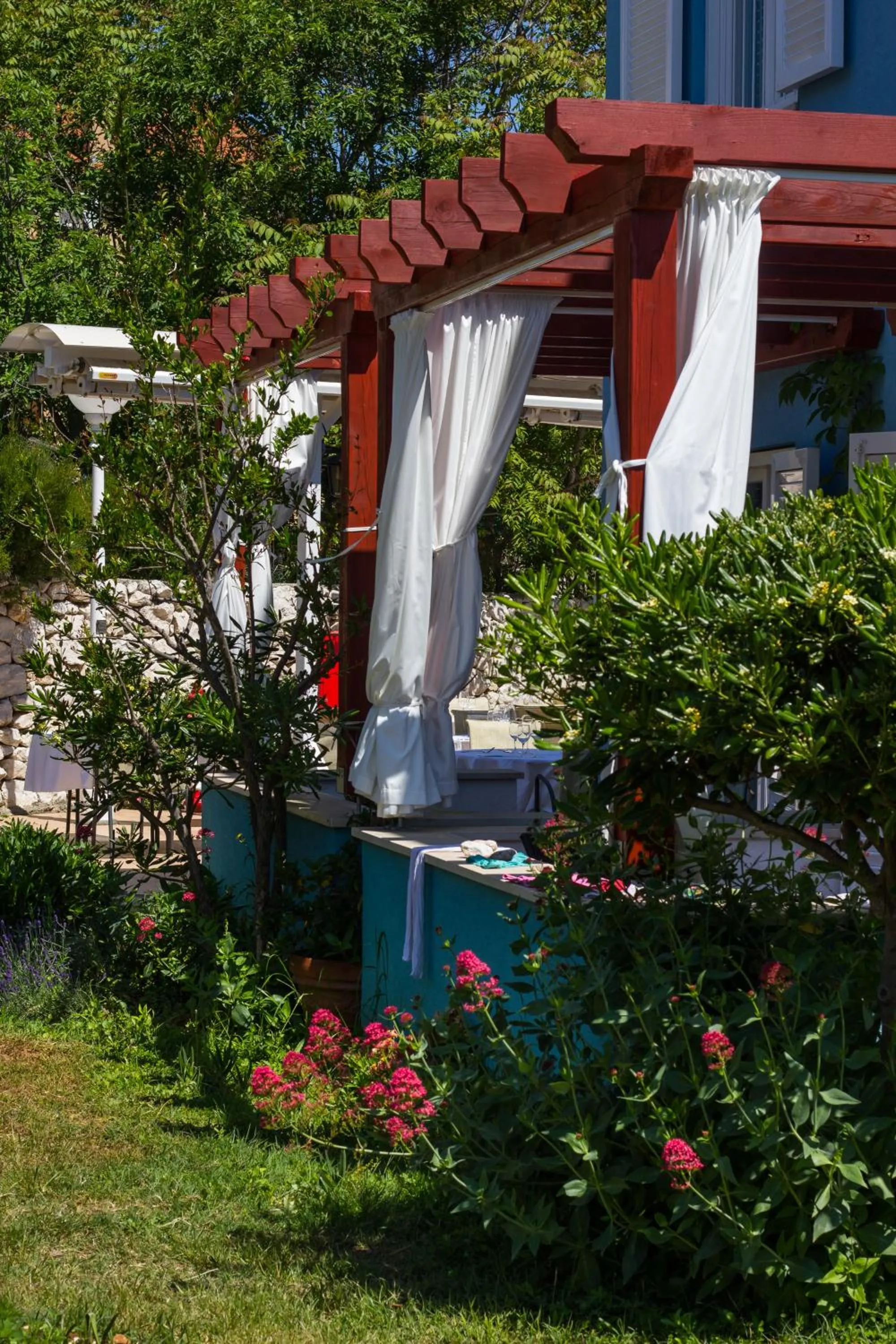 Garden view in Hotel Manora