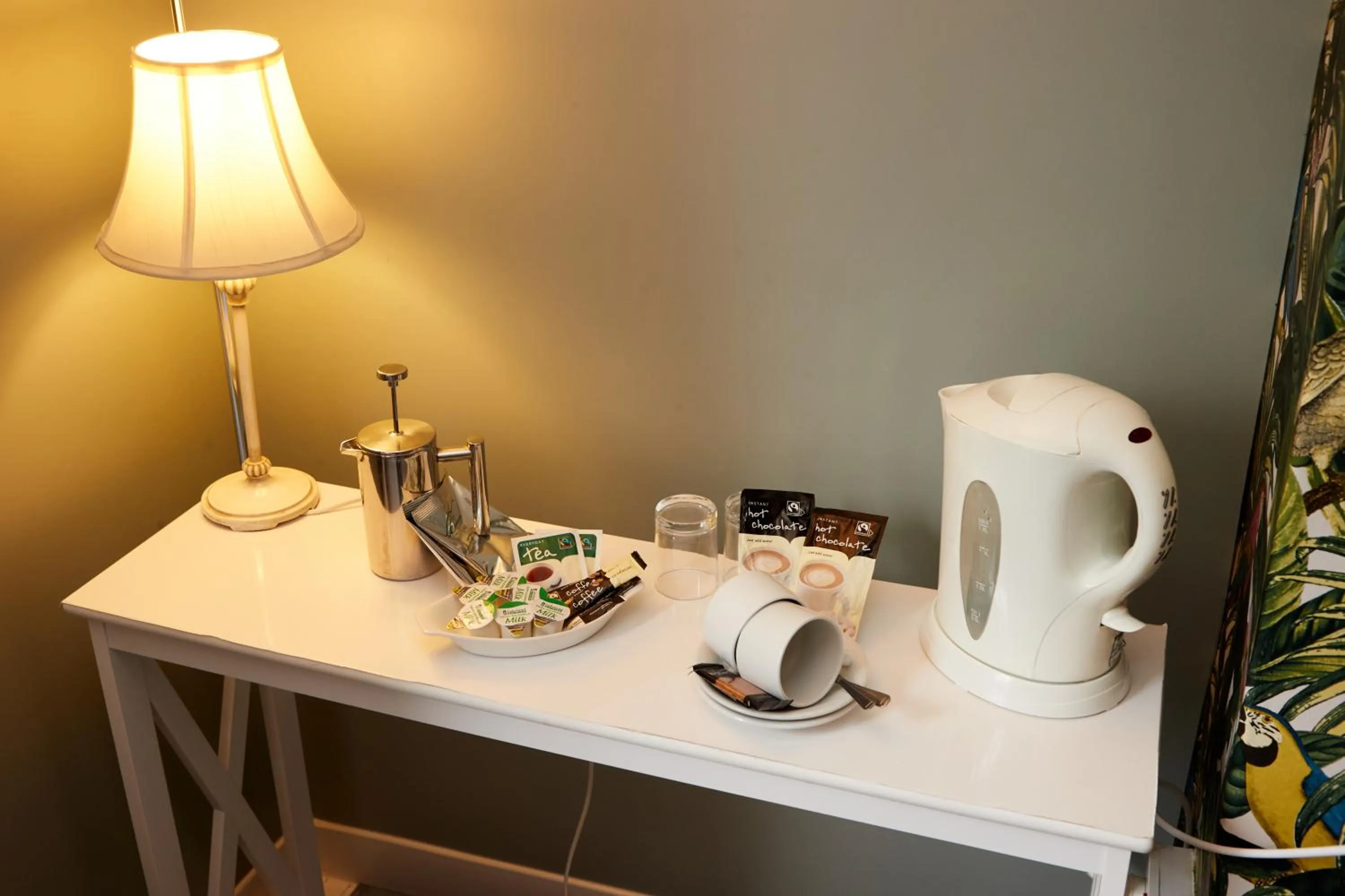 Coffee/tea facilities in The Forest Lodge