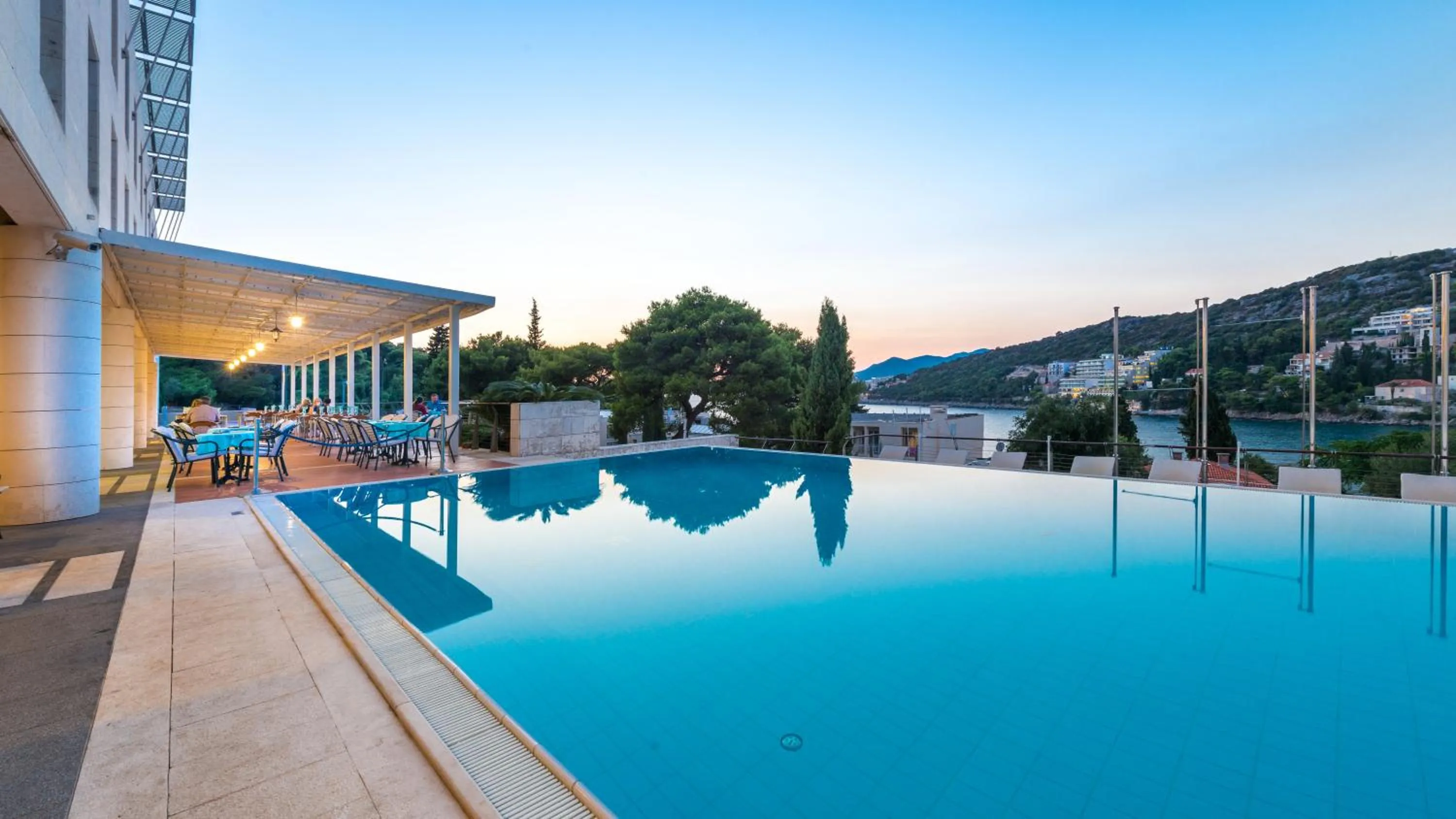 Food and drinks in Hotel Uvala