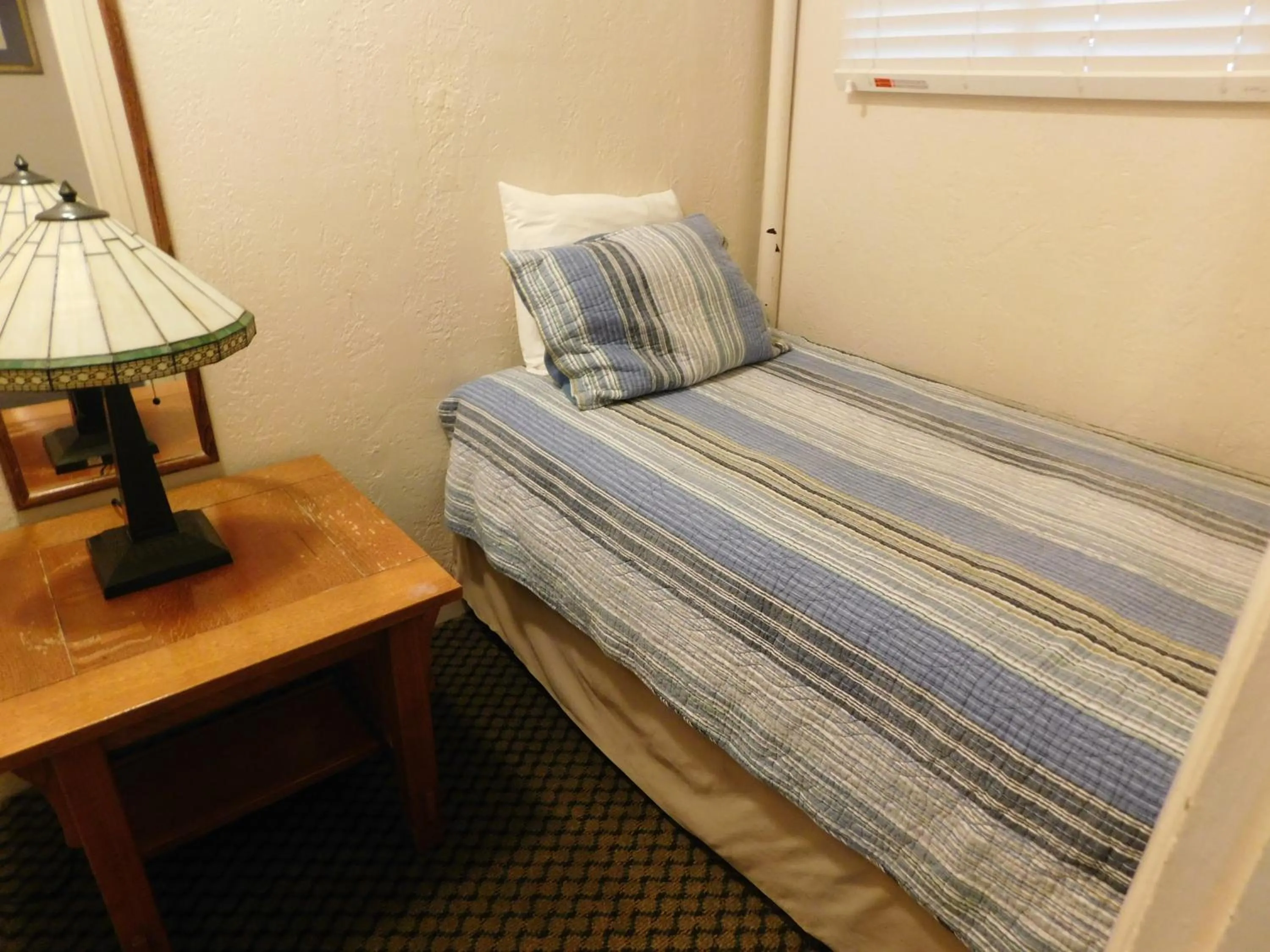 Bed in Capitola Venetian Vacation Rentals