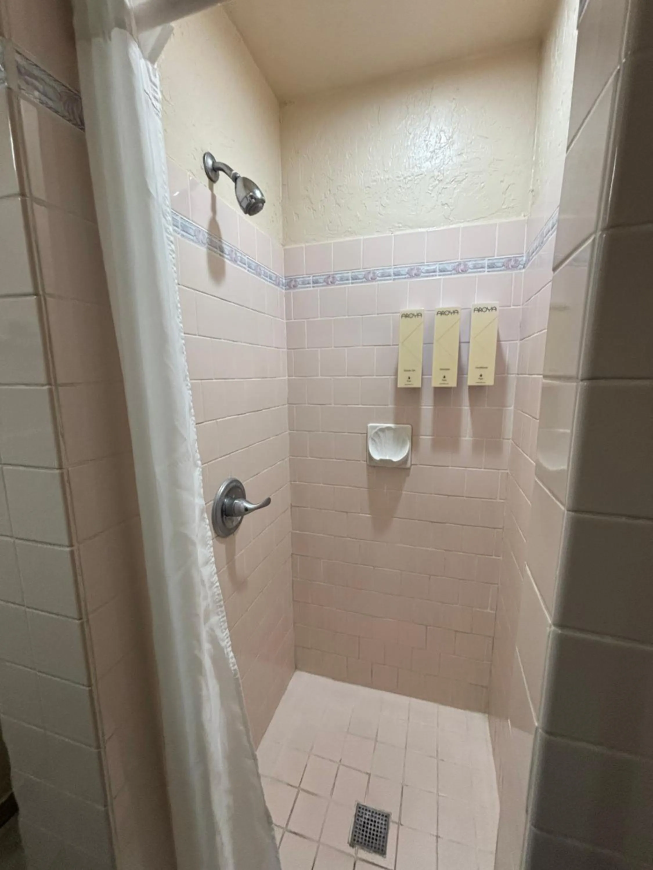 Shower in Capitola Venetian Vacation Rentals