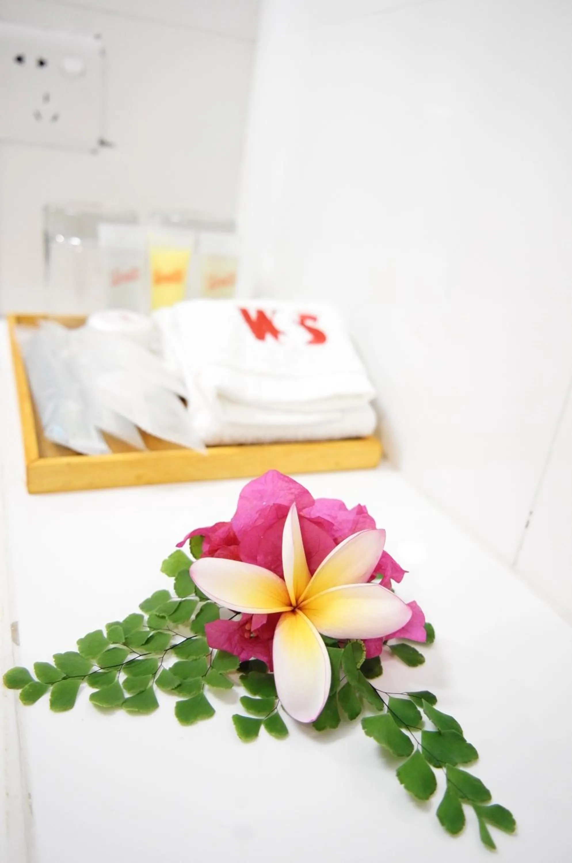 Bathroom, Bed in Luganvilla Business Hotel and Restaurant