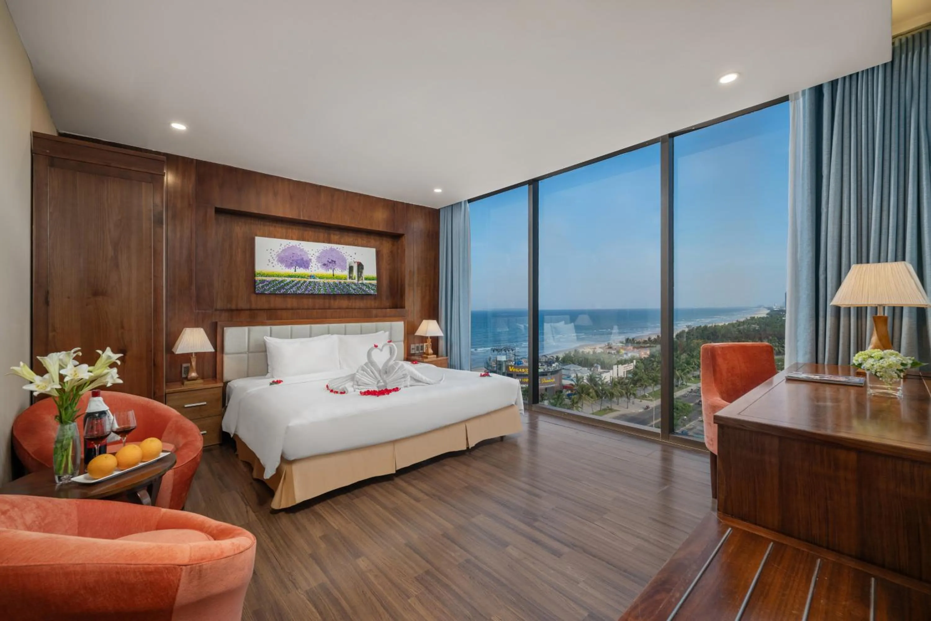 Bed in Yarra Ocean Suites Danang