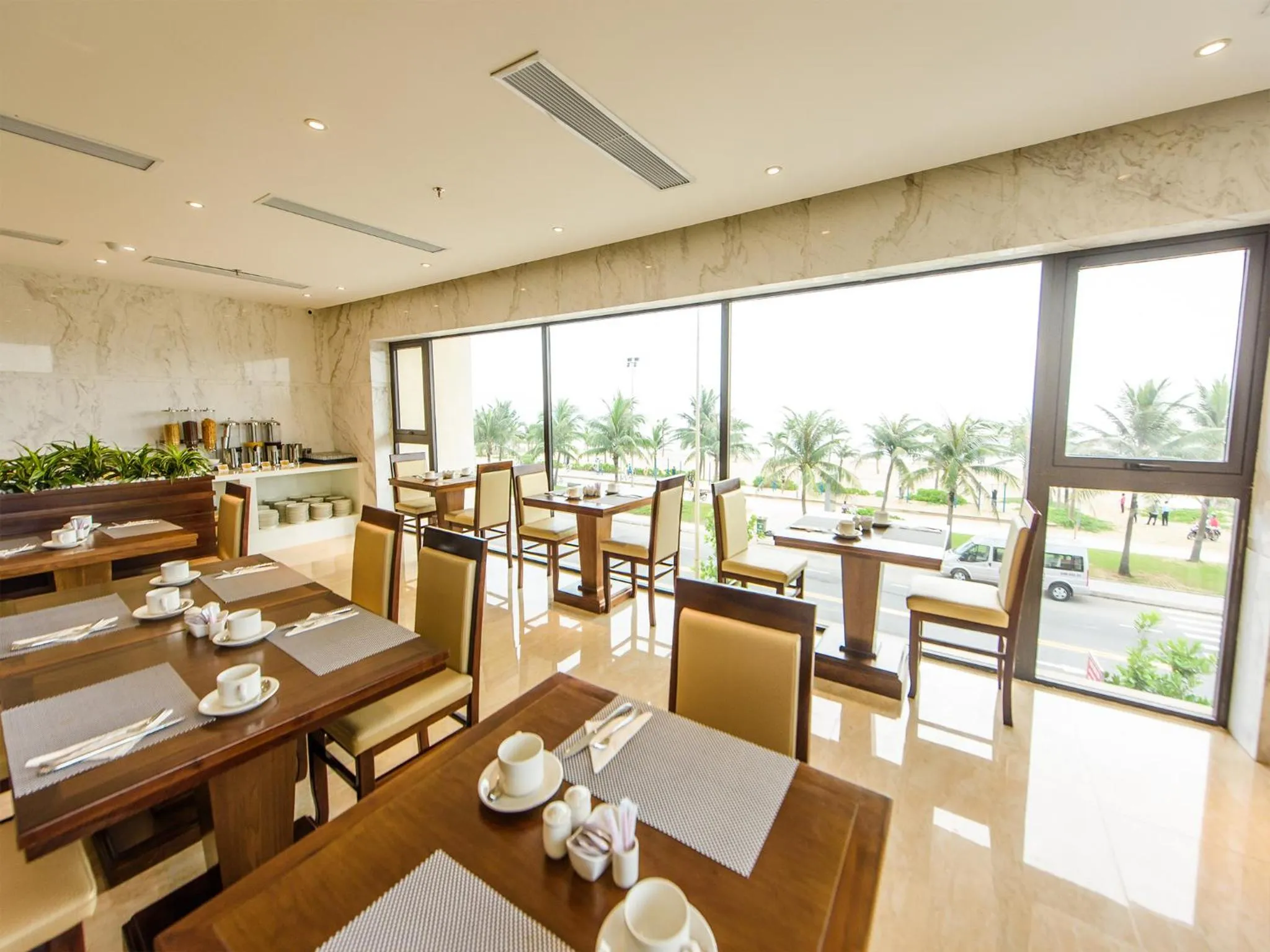 Restaurant/places to eat in Yarra Ocean Suites Danang