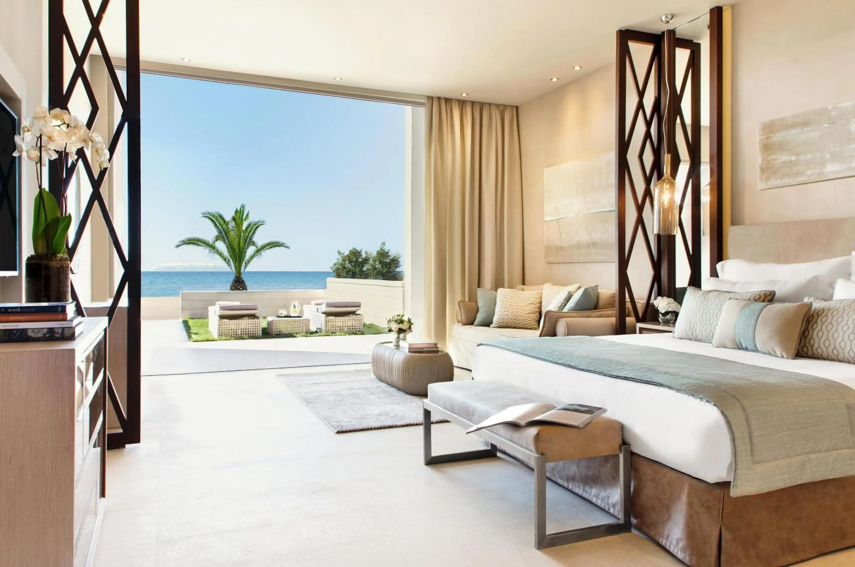 Photo of the whole room, Bed in Sani Dunes