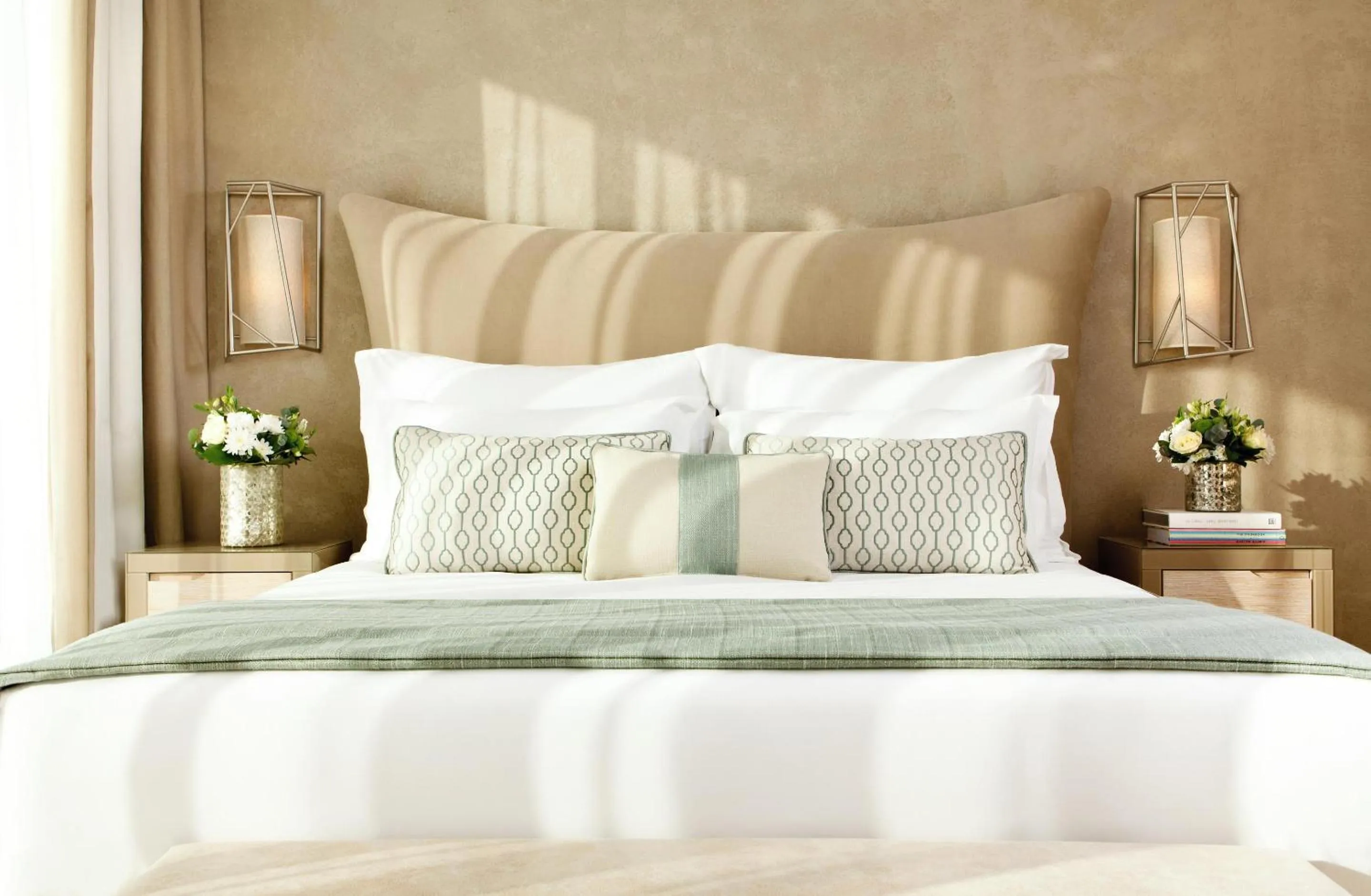 Photo of the whole room, Bed in Sani Dunes