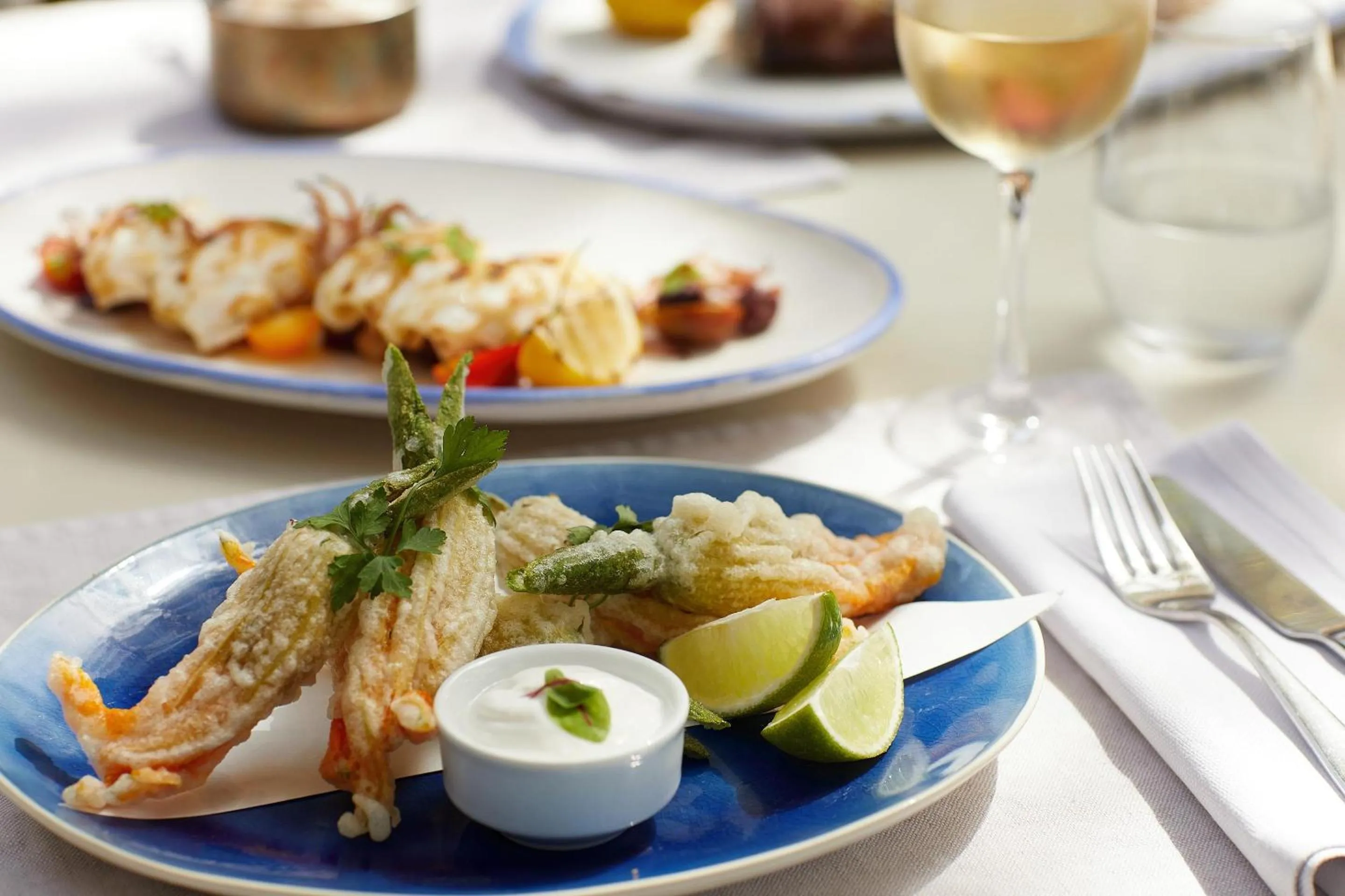 Restaurant/places to eat in Sani Dunes