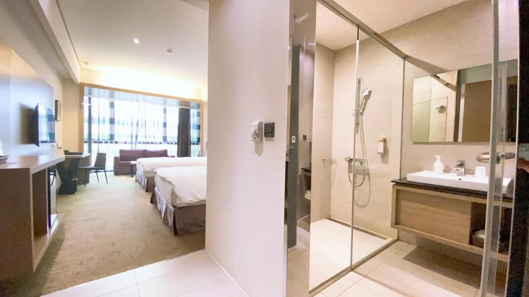 Bathroom, Bed in Look Royal Resort