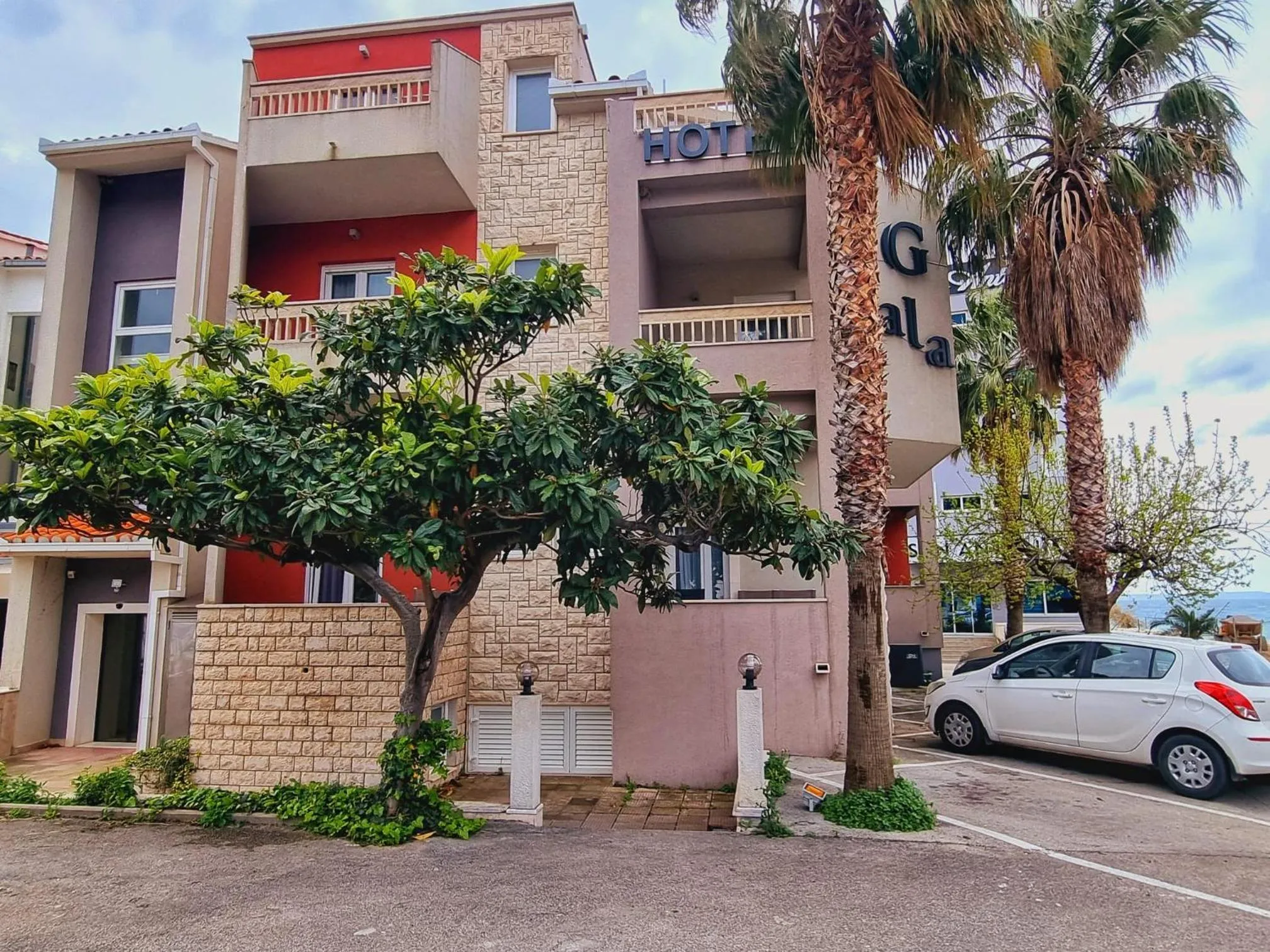 Property building in Hotel San Antonio