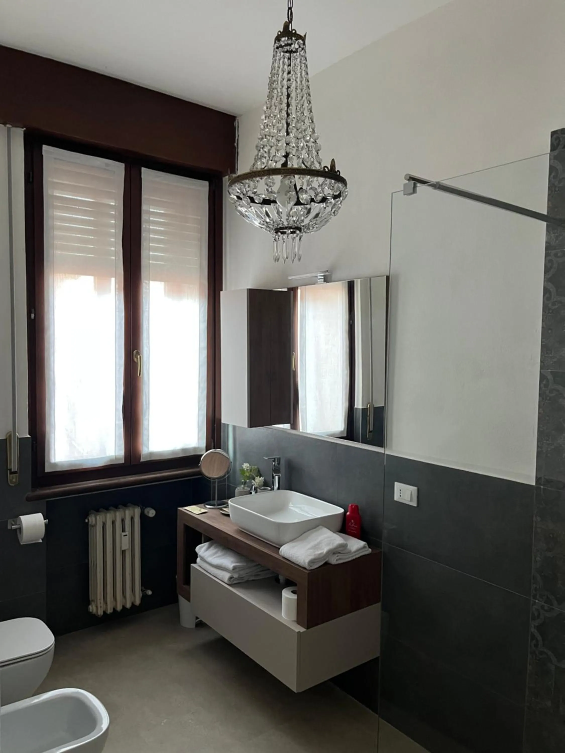 Bathroom in Fleur Blanche