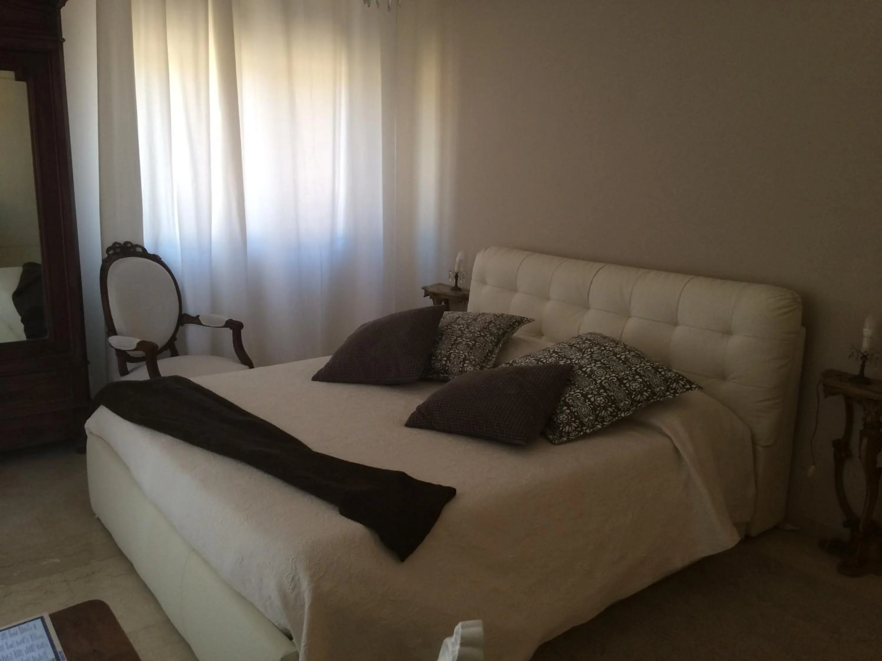 Bed in Fleur Blanche