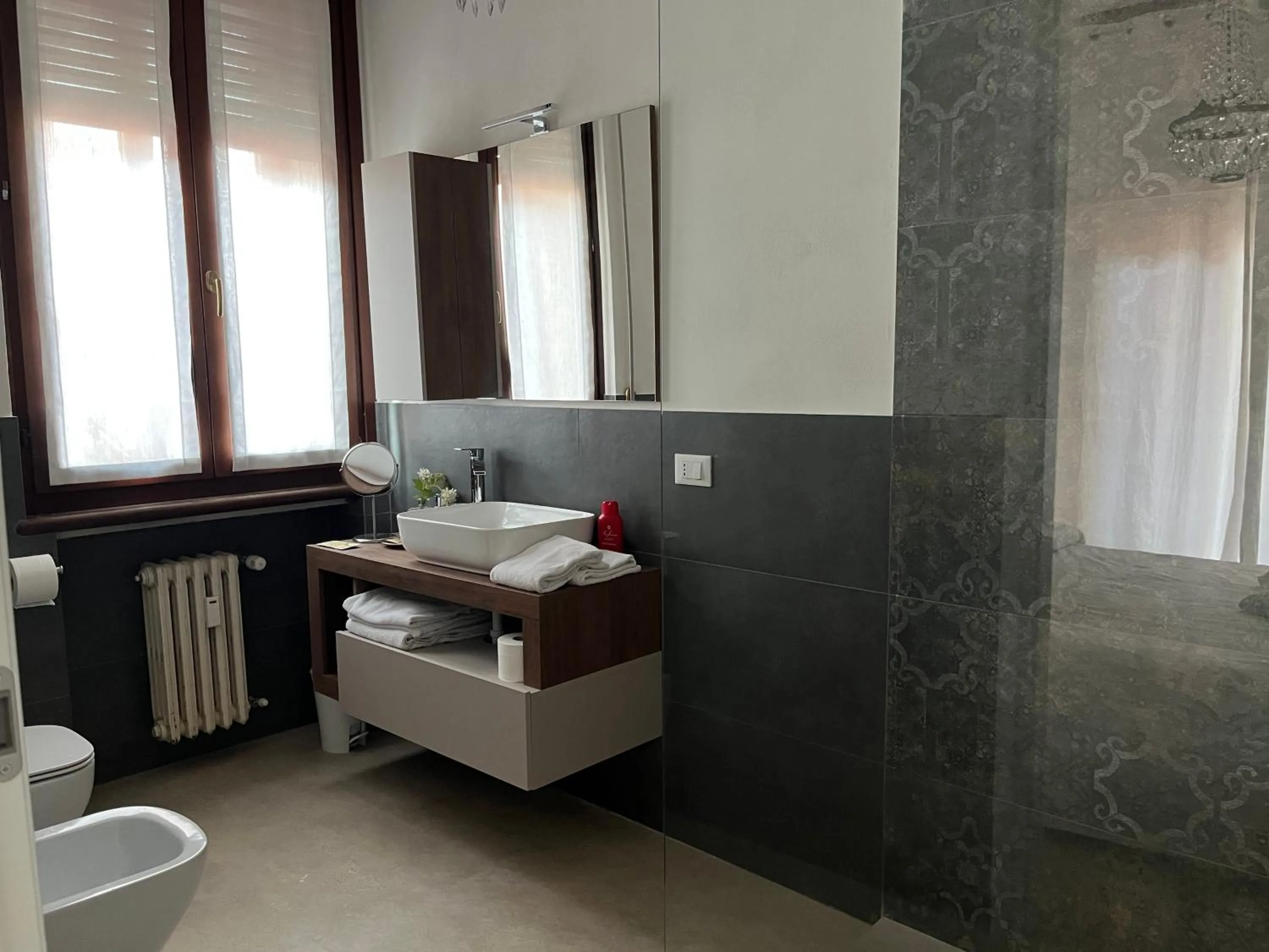 Toilet in Fleur Blanche