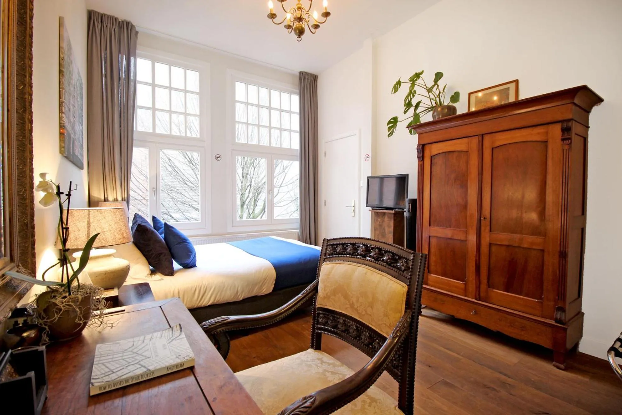 Photo of the whole room, Bed in New monumental garden view Studio