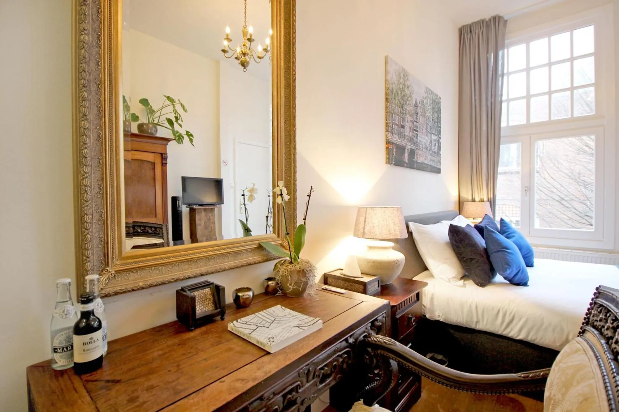 Photo of the whole room in New monumental garden view Studio