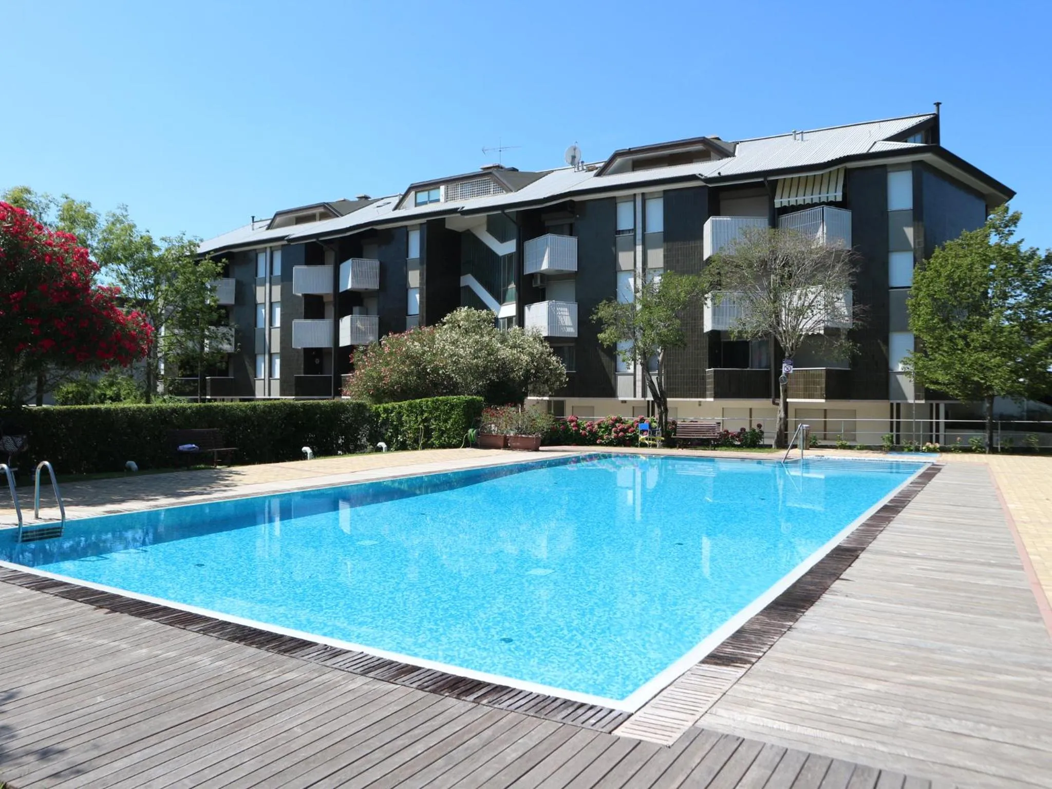 Property building in Casa Marina
