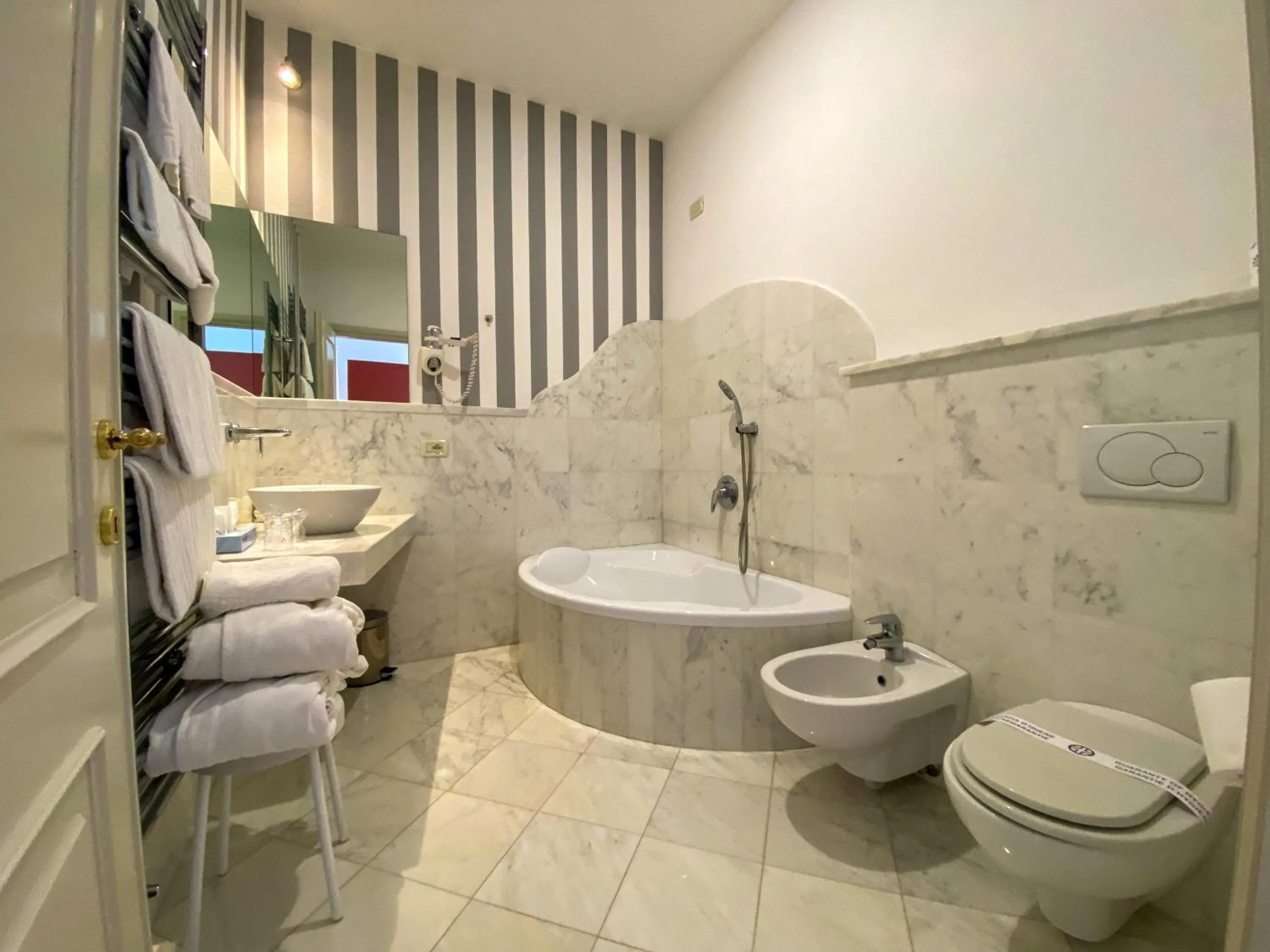 Bathroom in Hotel Cannero