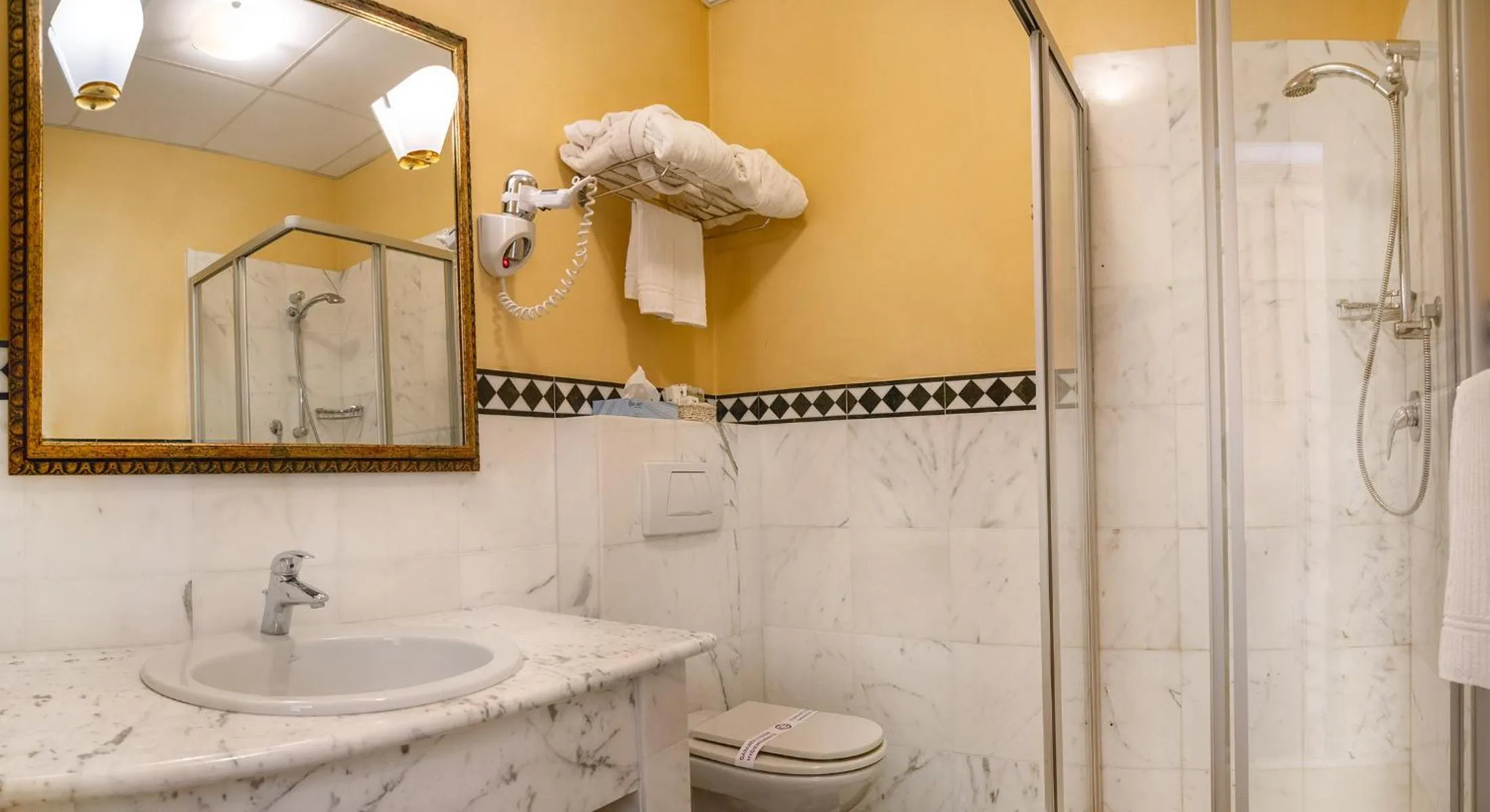 Bathroom in Hotel Cannero