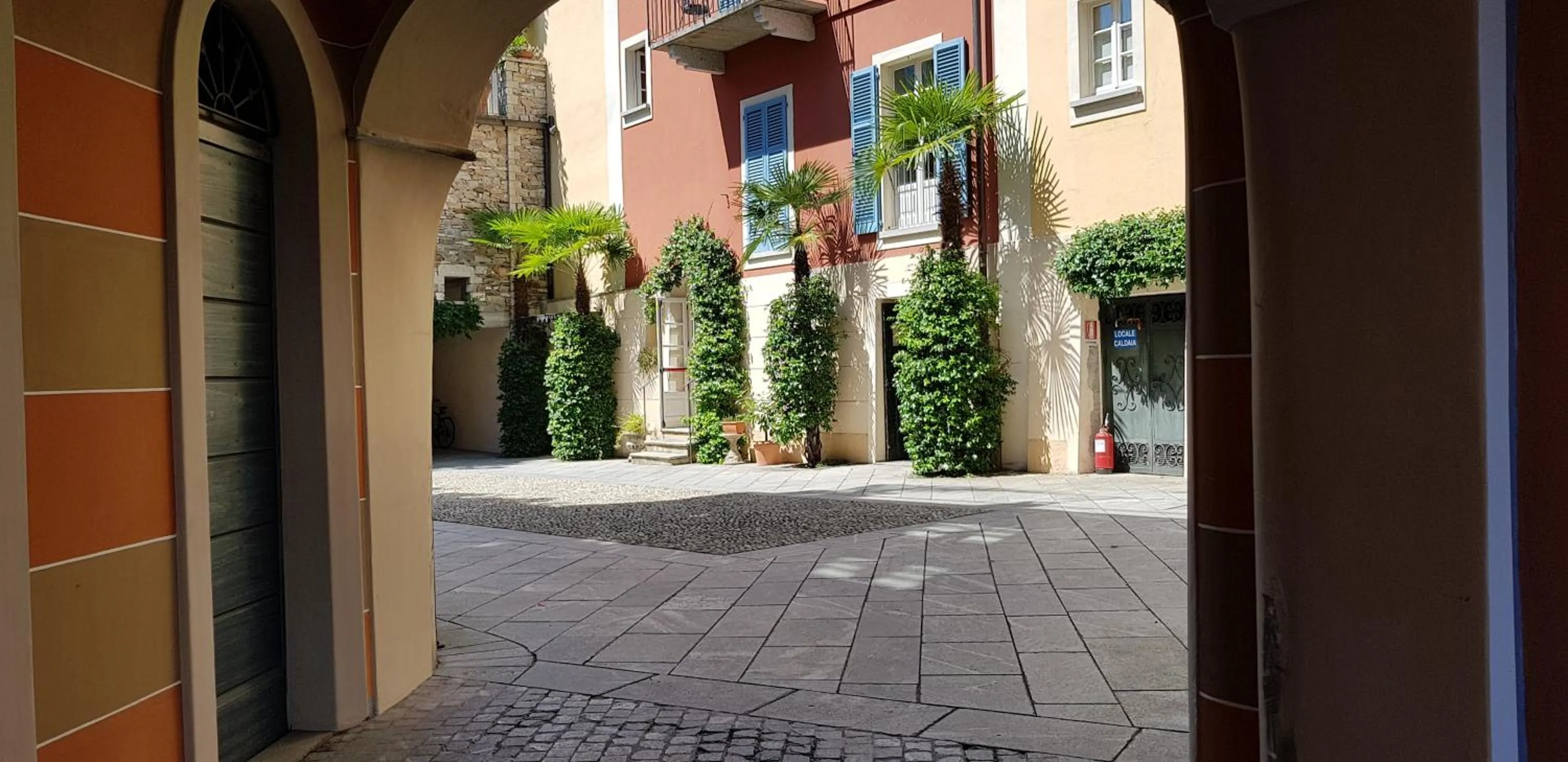 Inner courtyard view in Hotel Cannero