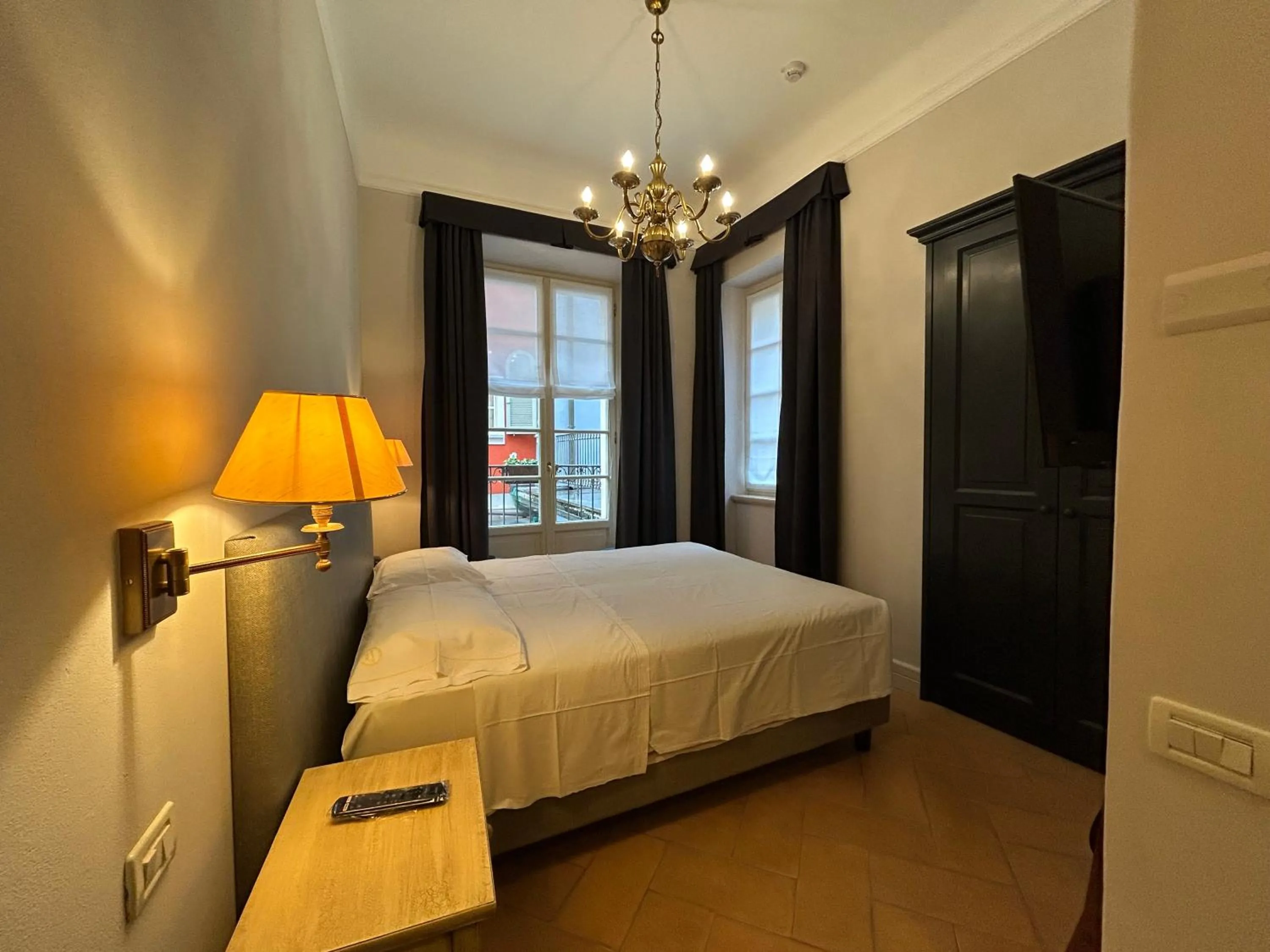 Bedroom, Bed in Hotel Cannero