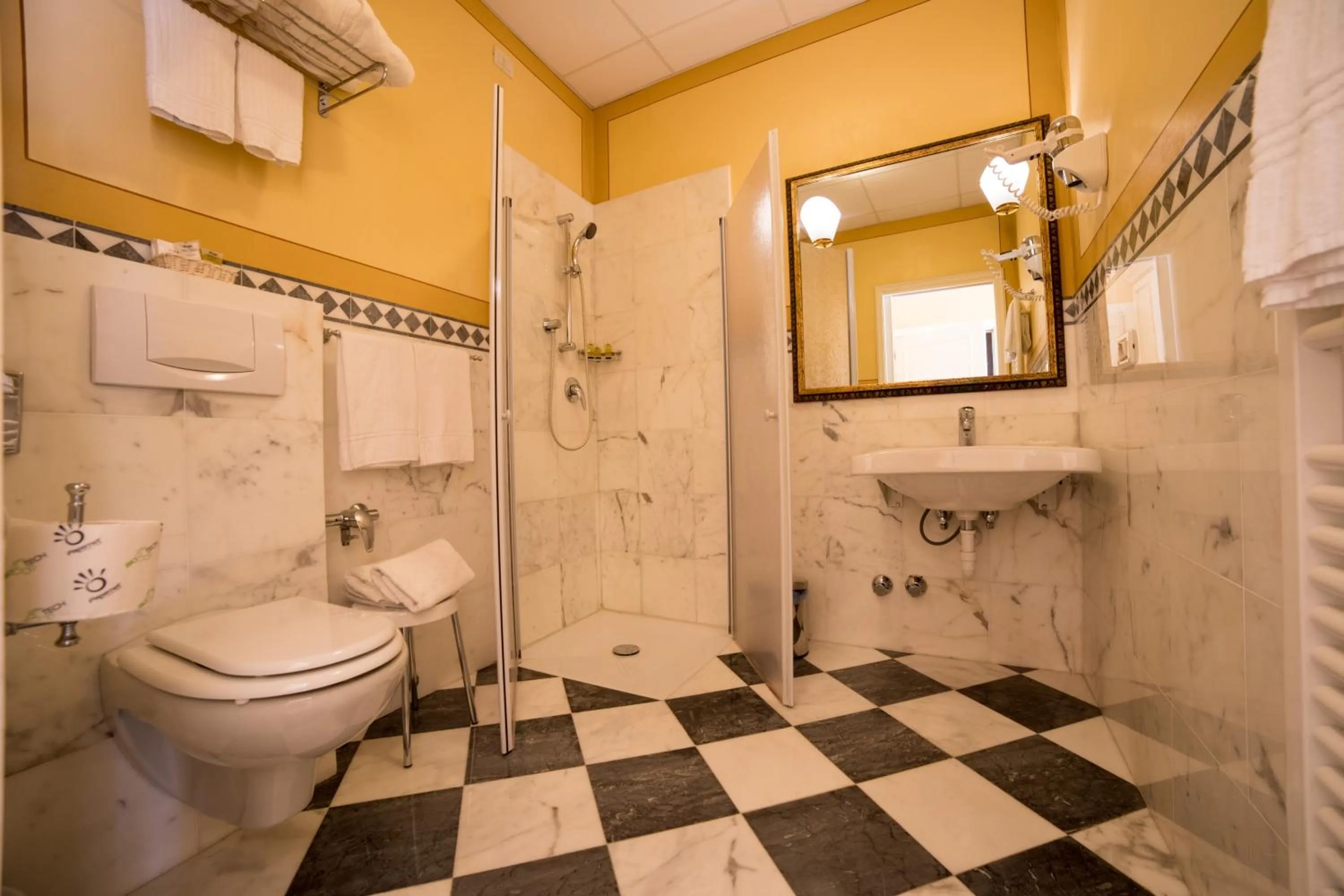 Bathroom in Hotel Cannero