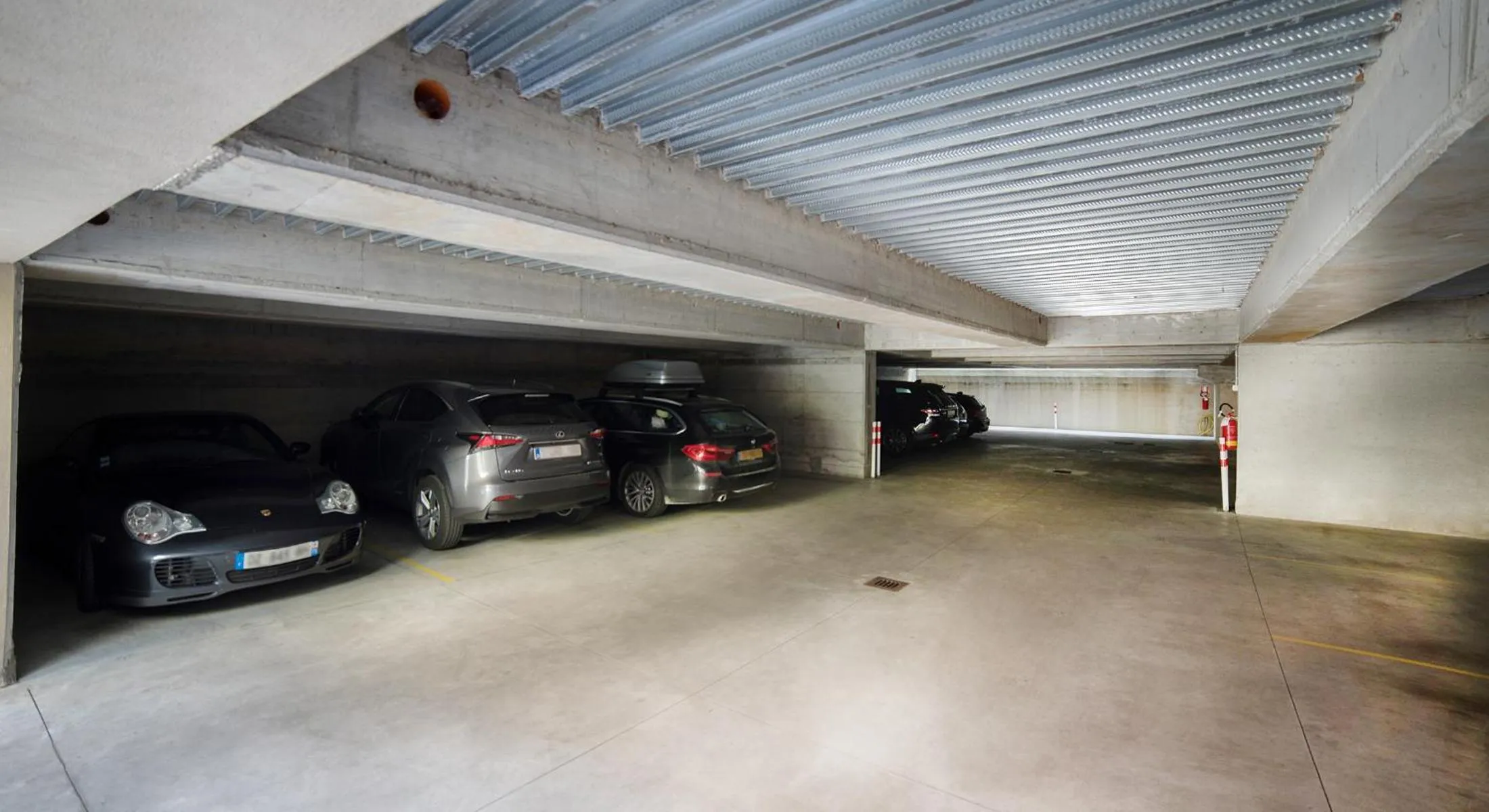 Parking in Hotel Cannero