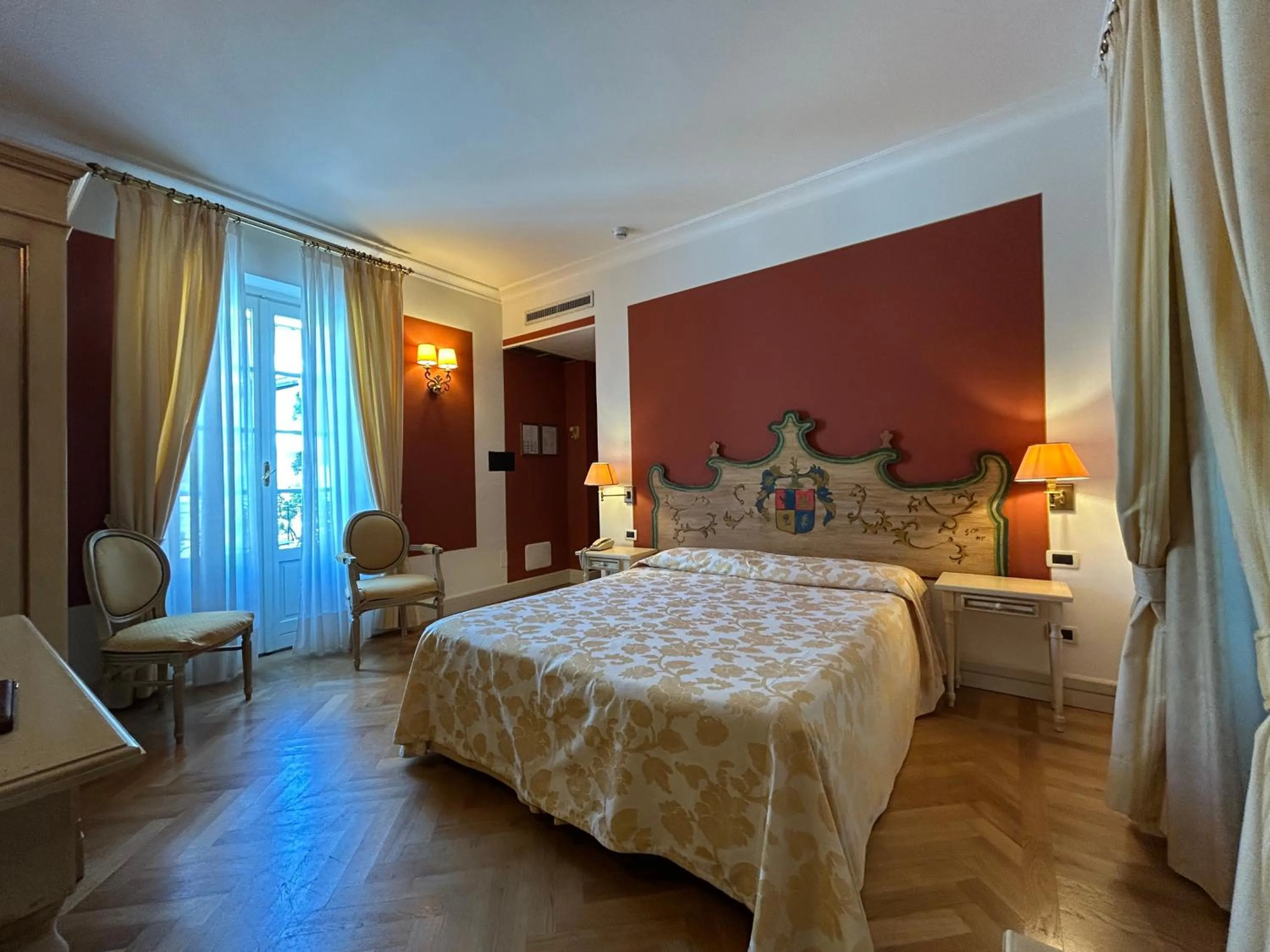 Bedroom, Bed in Hotel Cannero