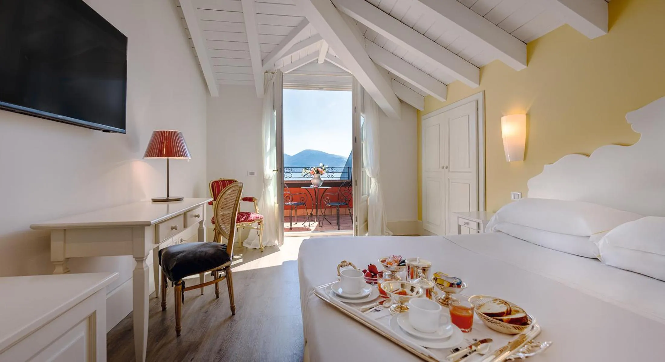 Bedroom, Bed in Hotel Cannero