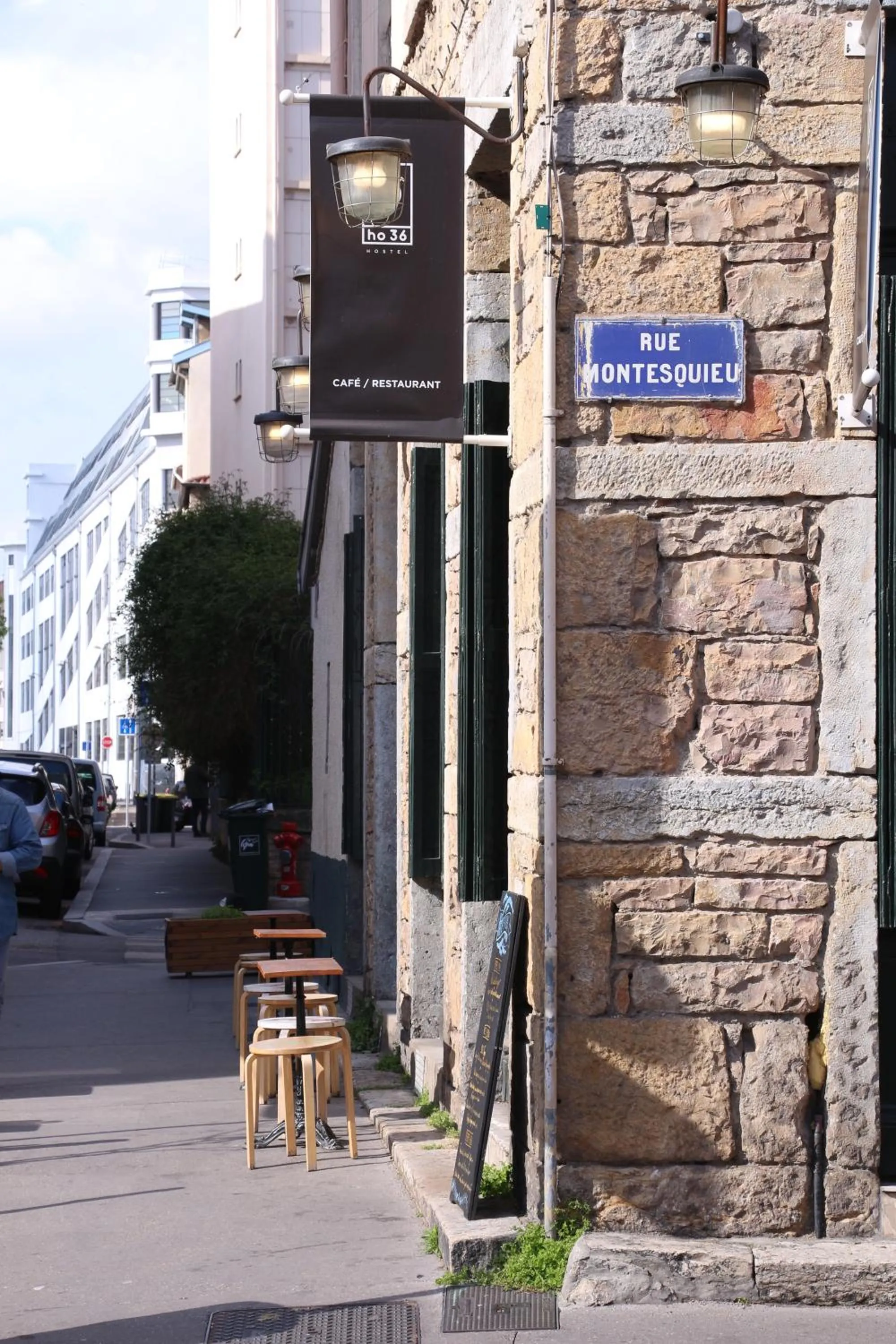 Facade/entrance in HO36 Hostel Lyon