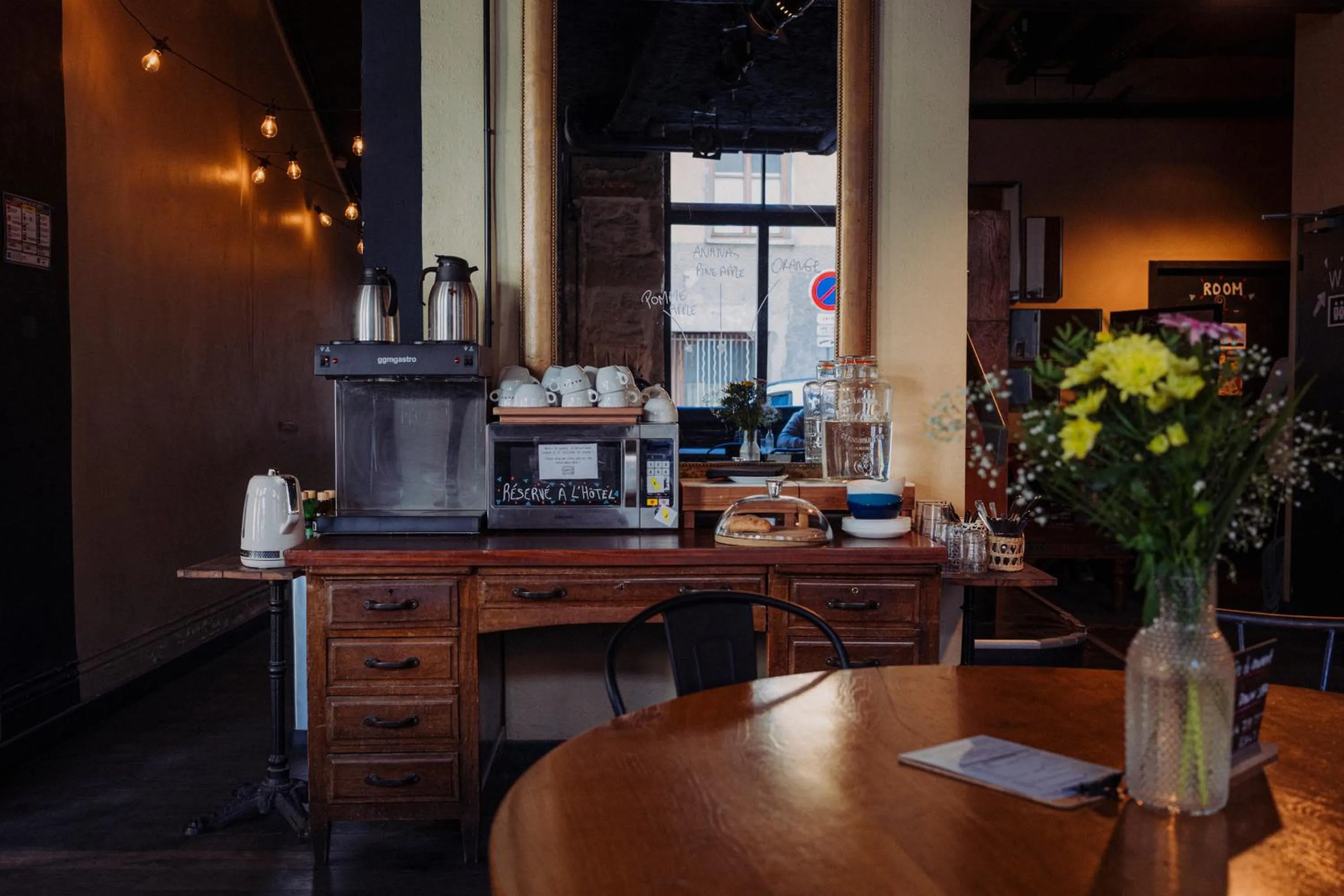 Food and drinks in HO36 Hostel Lyon