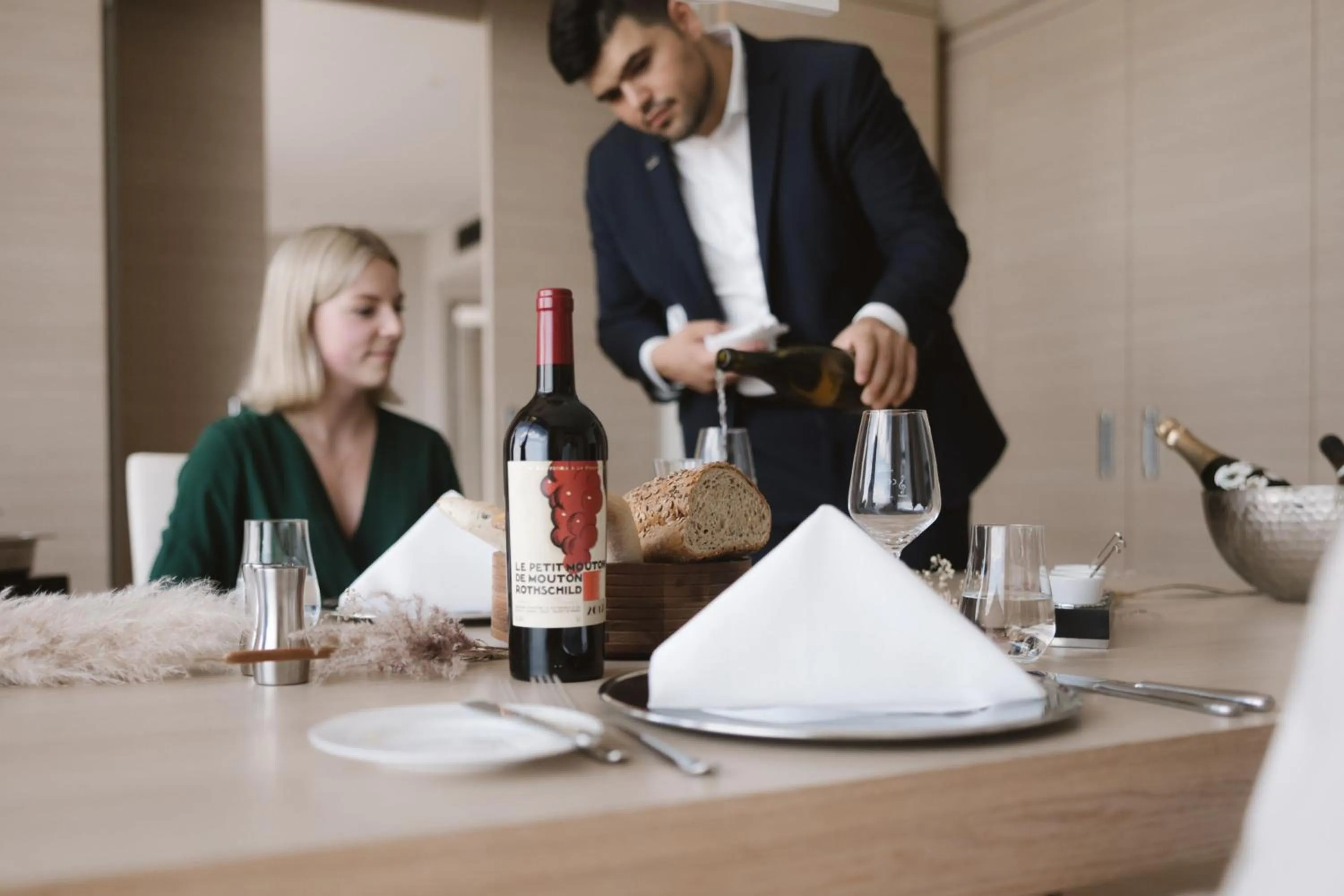 Photo of the whole room in The Westin Hamburg Elbphilharmonie