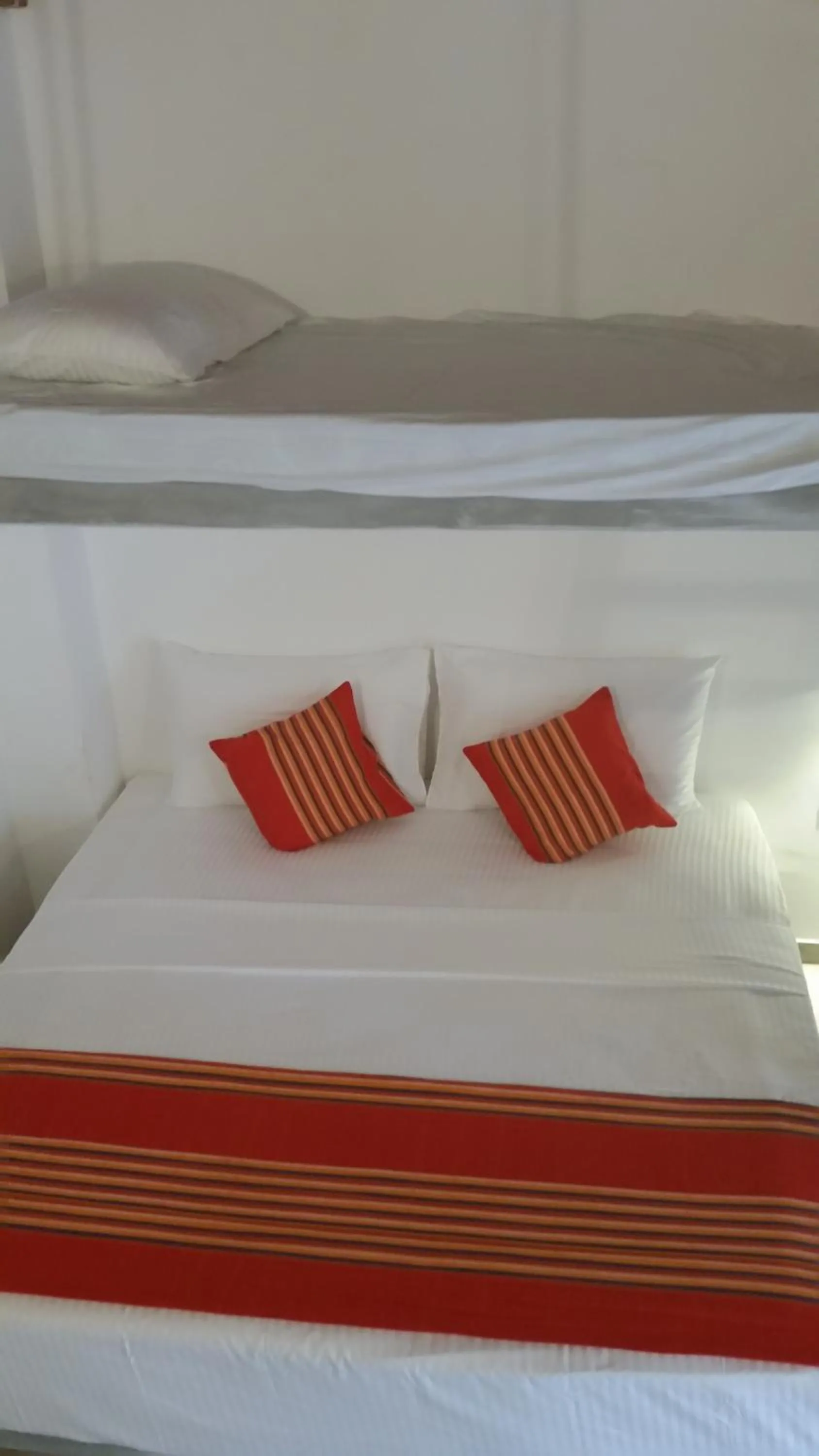 bunk bed, Bed in Kutumbaya