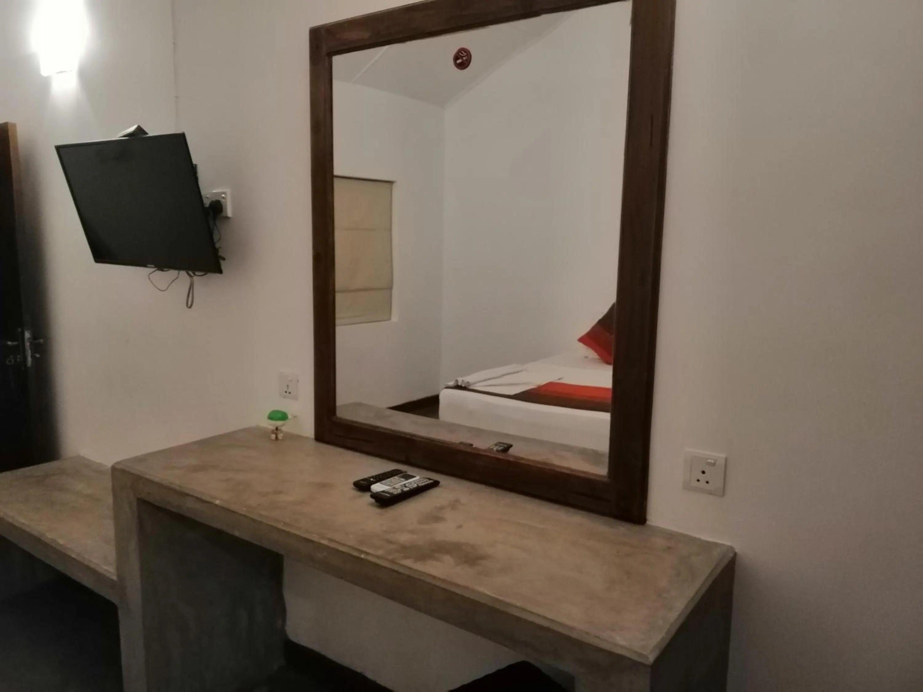 Photo of the whole room in Kutumbaya