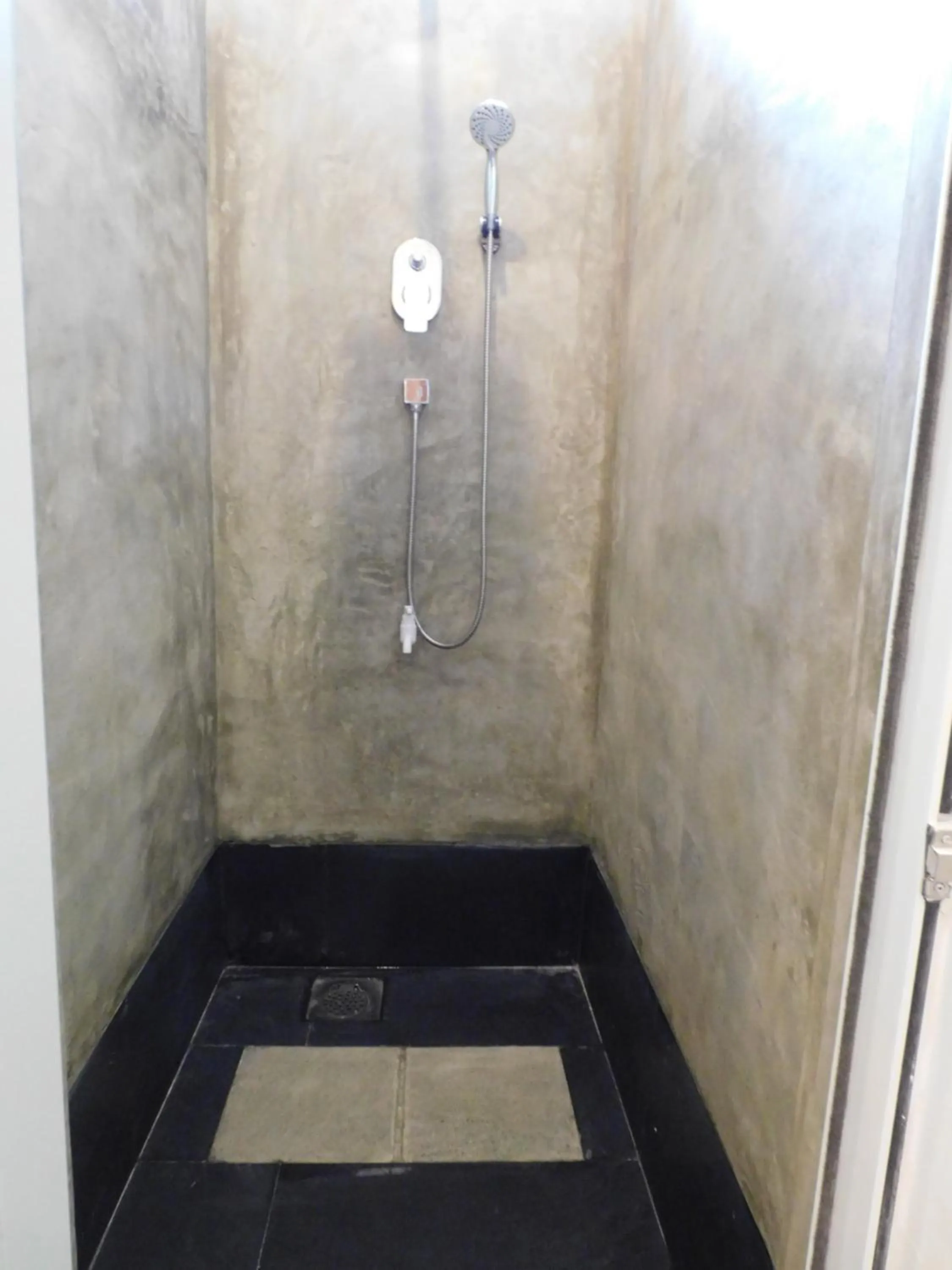 Shower in Kutumbaya