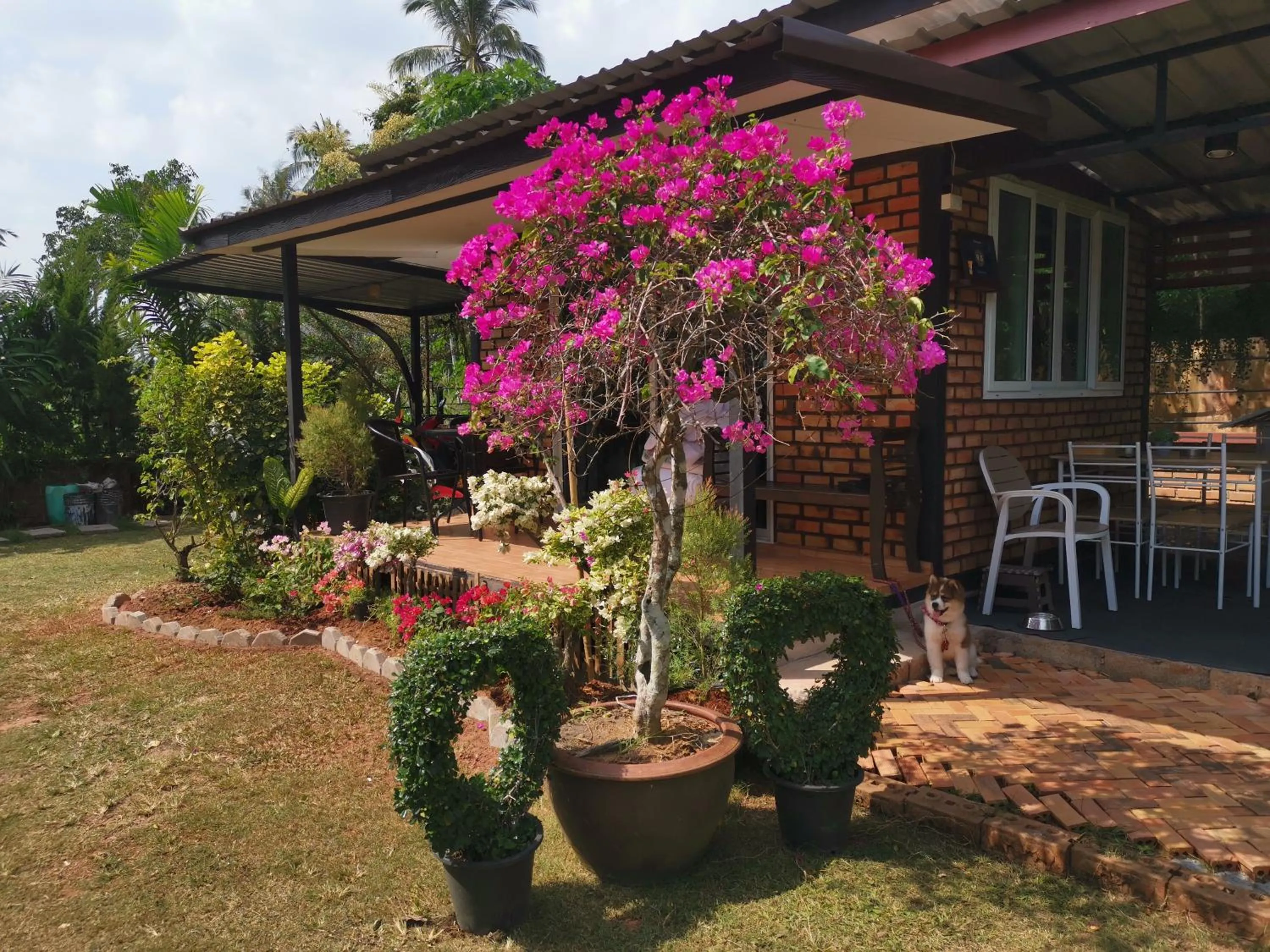 Facade/entrance in Krabilife Resort