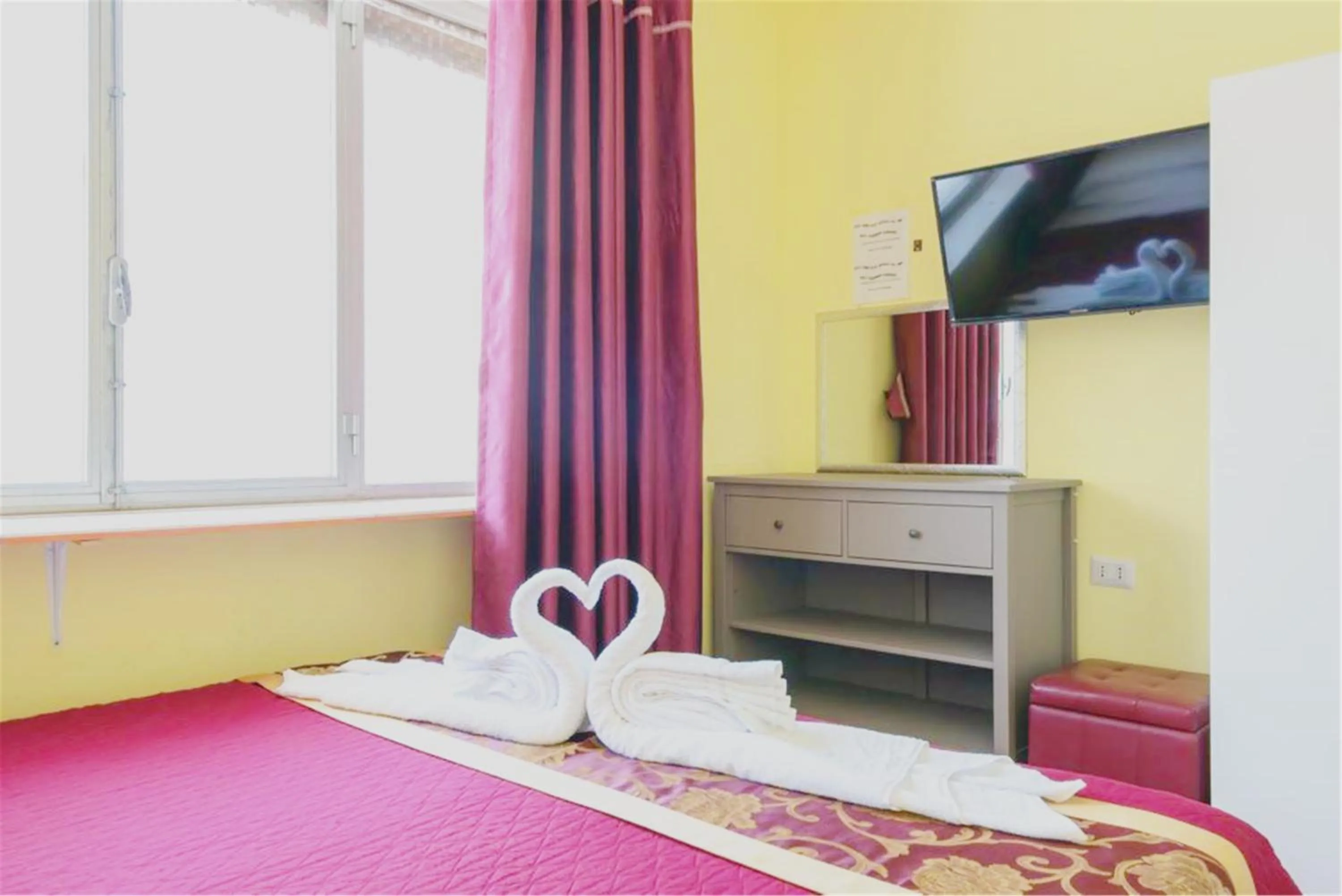 Summer, Bed in Ciclamino Siracusa