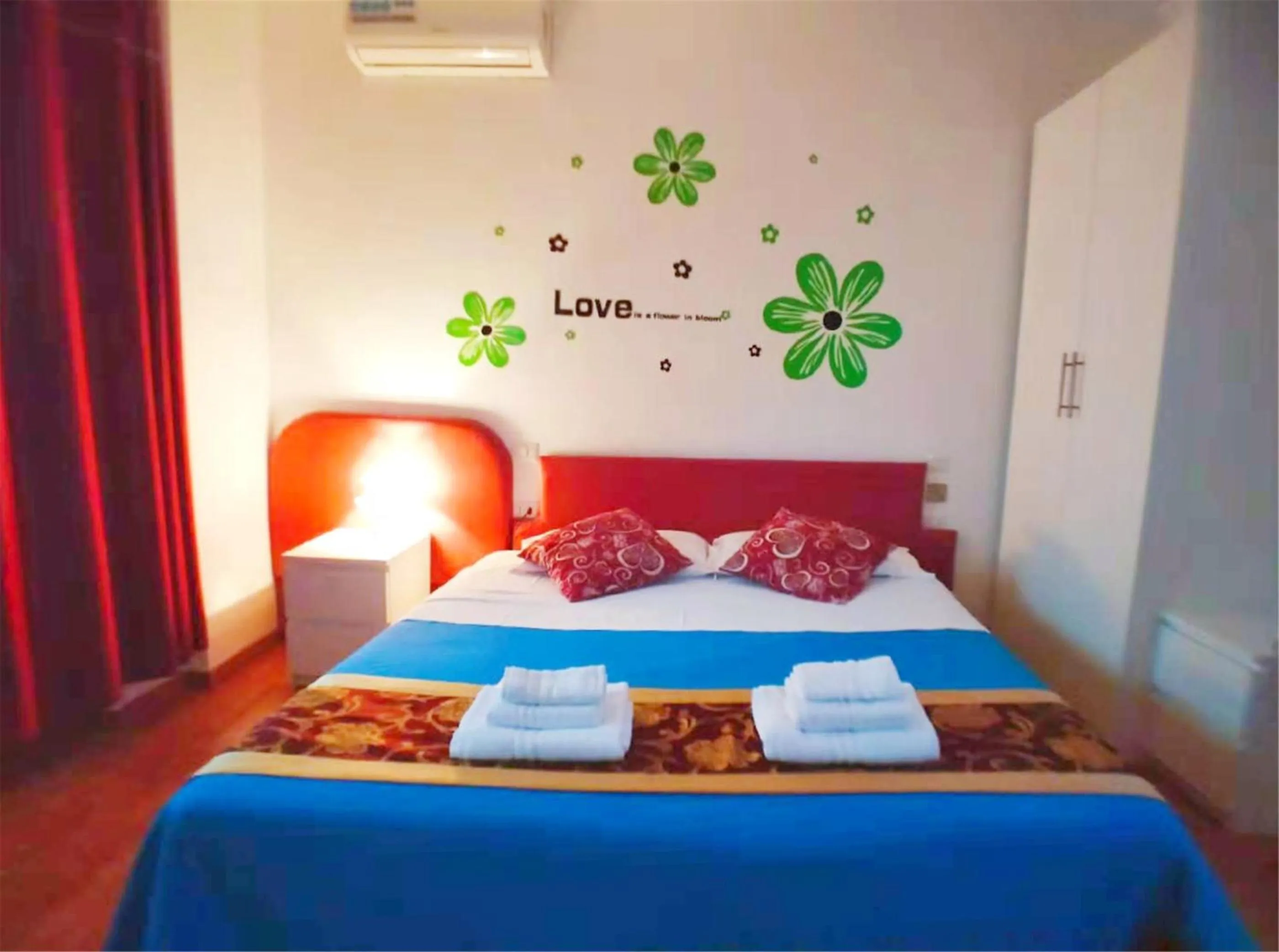 Summer, Bed in Ciclamino Siracusa