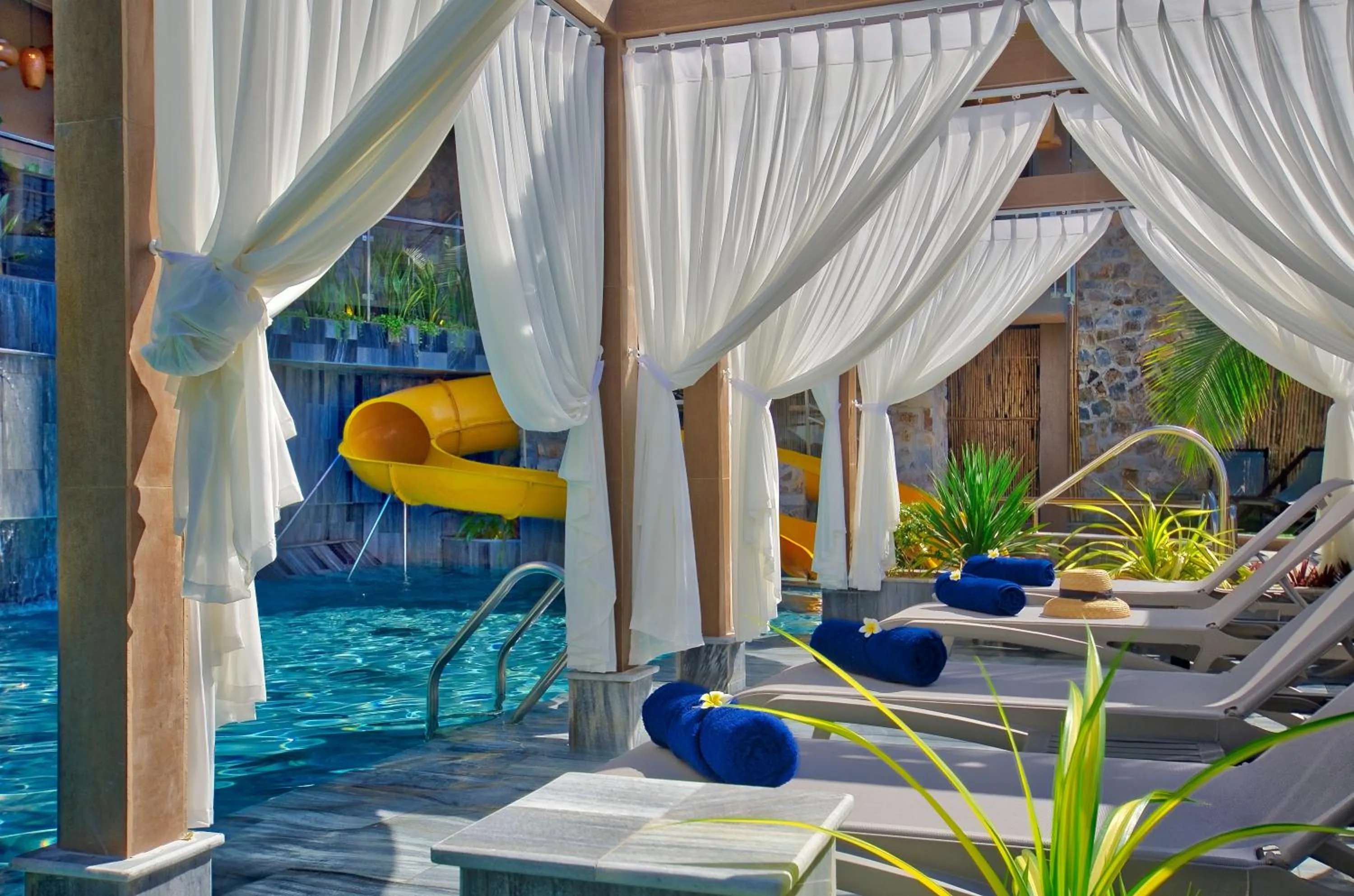 Swimming pool in The Wind Resort - Tropical Hillside Escape