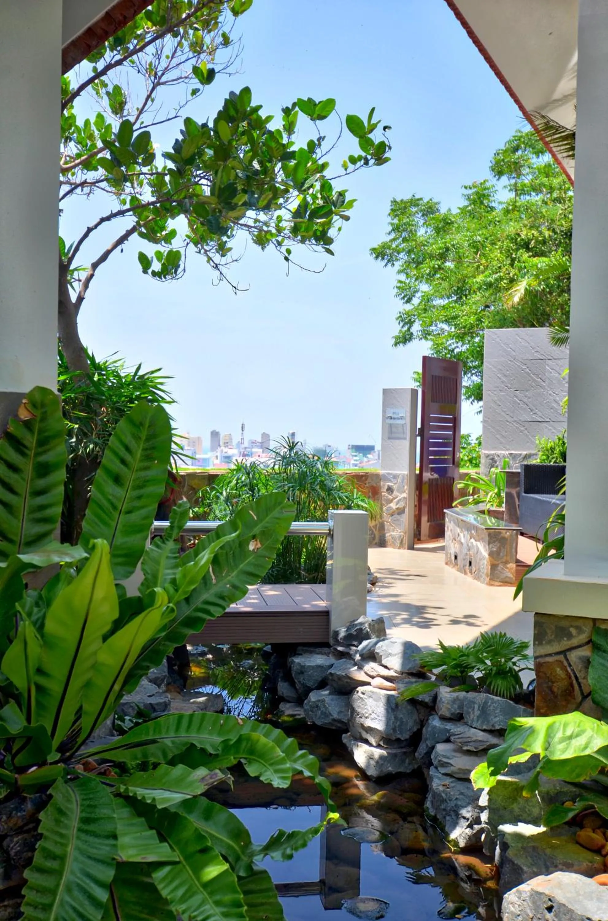 Garden in The Wind Resort - Tropical Hillside Escape