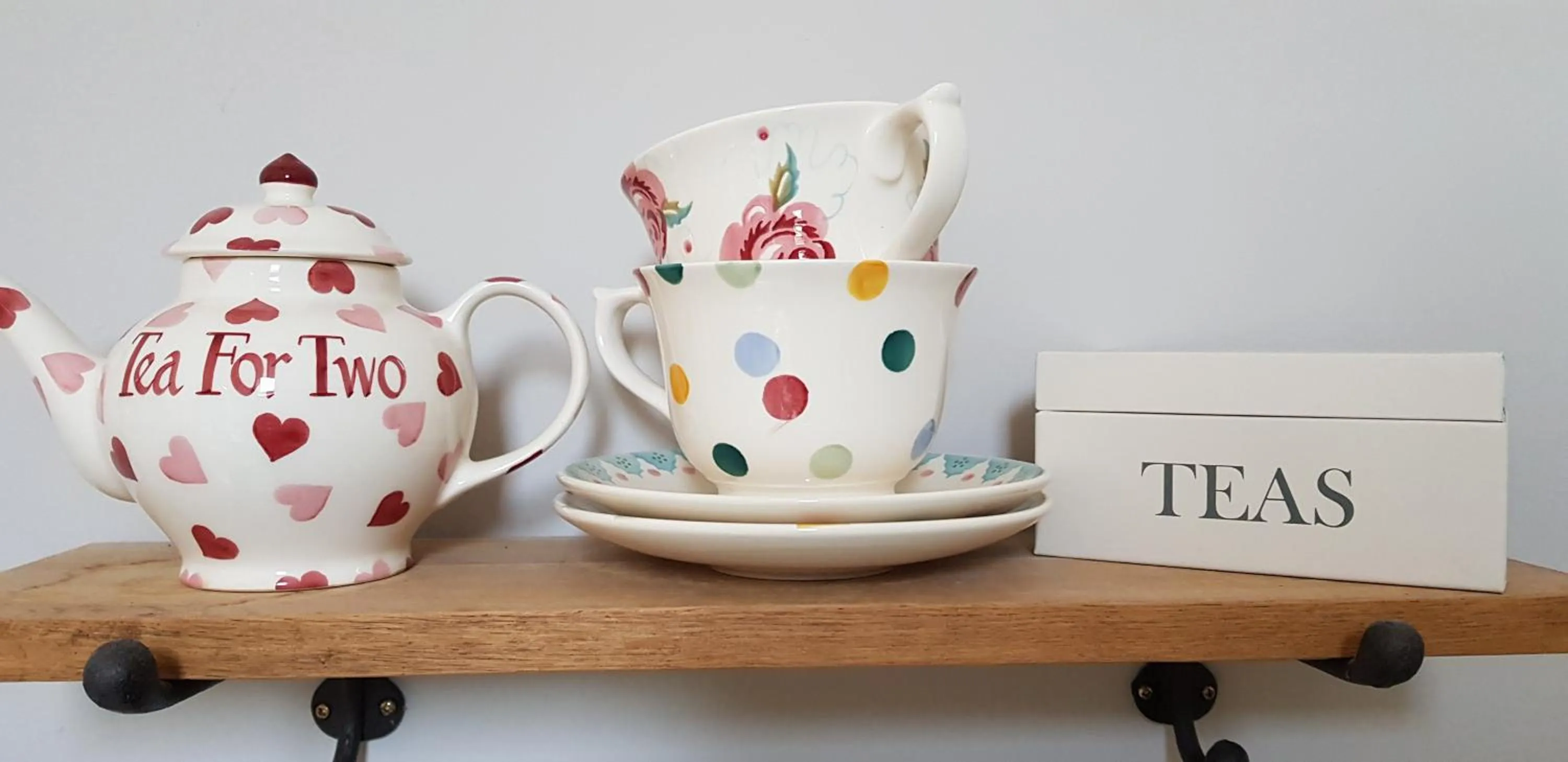 Food and drinks in The Dorm Bed and Breakfast