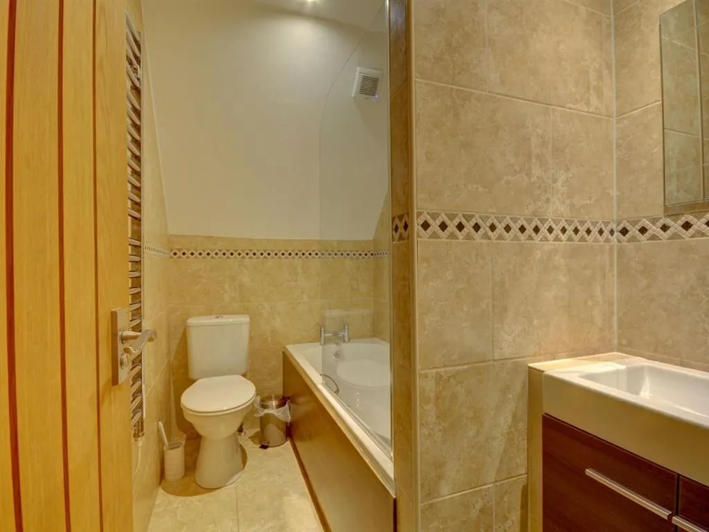 Bathroom in The Old Auction Rooms Lot 2 Central with Private Parking
